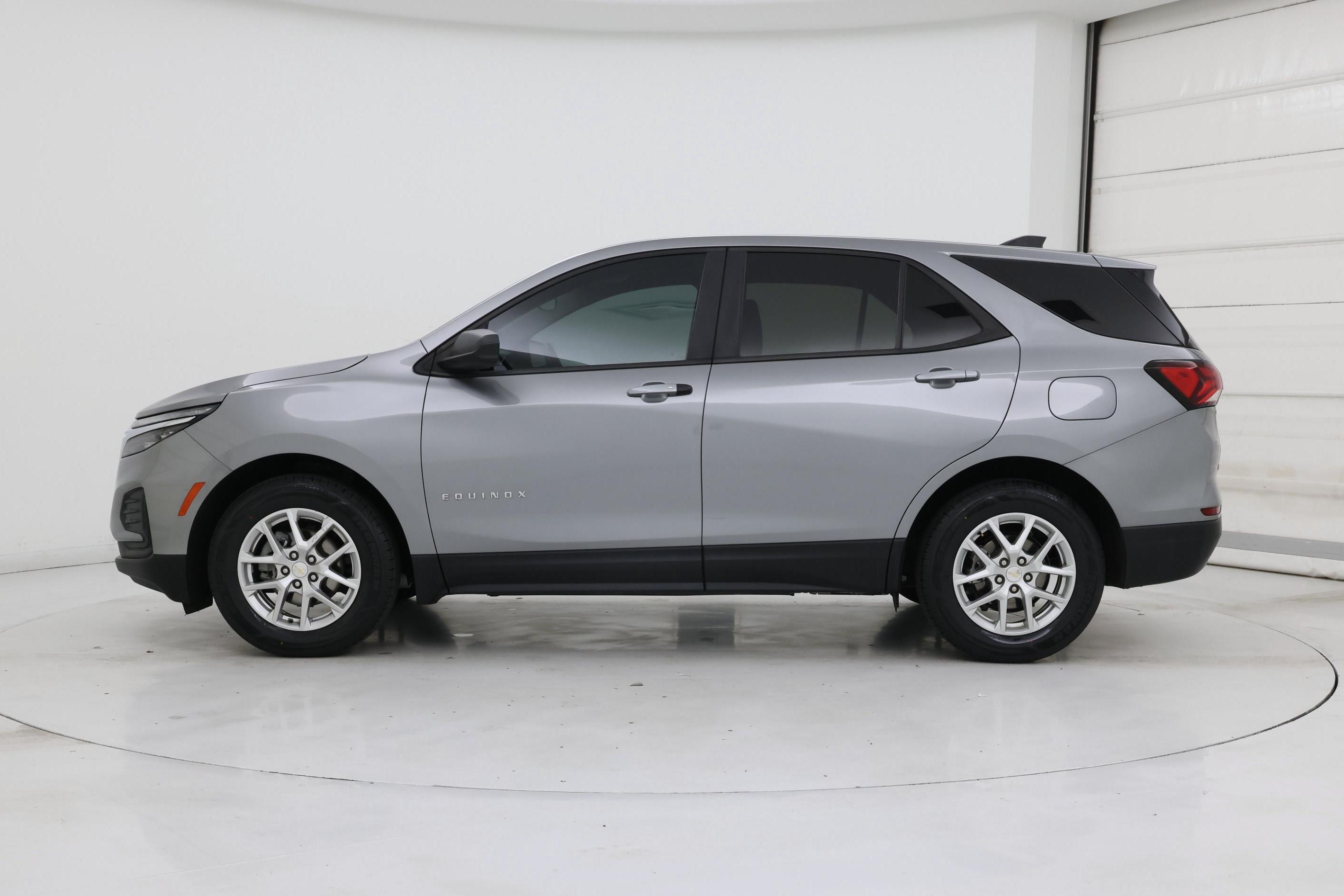 Thumbnail: 2023 Chevrolet Equinox - 3