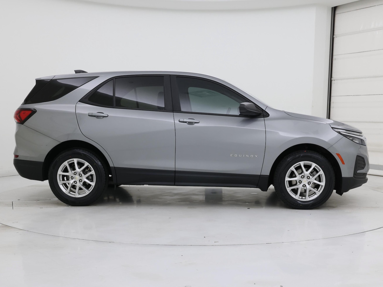 2023 Chevrolet Equinox LS - Photo 8