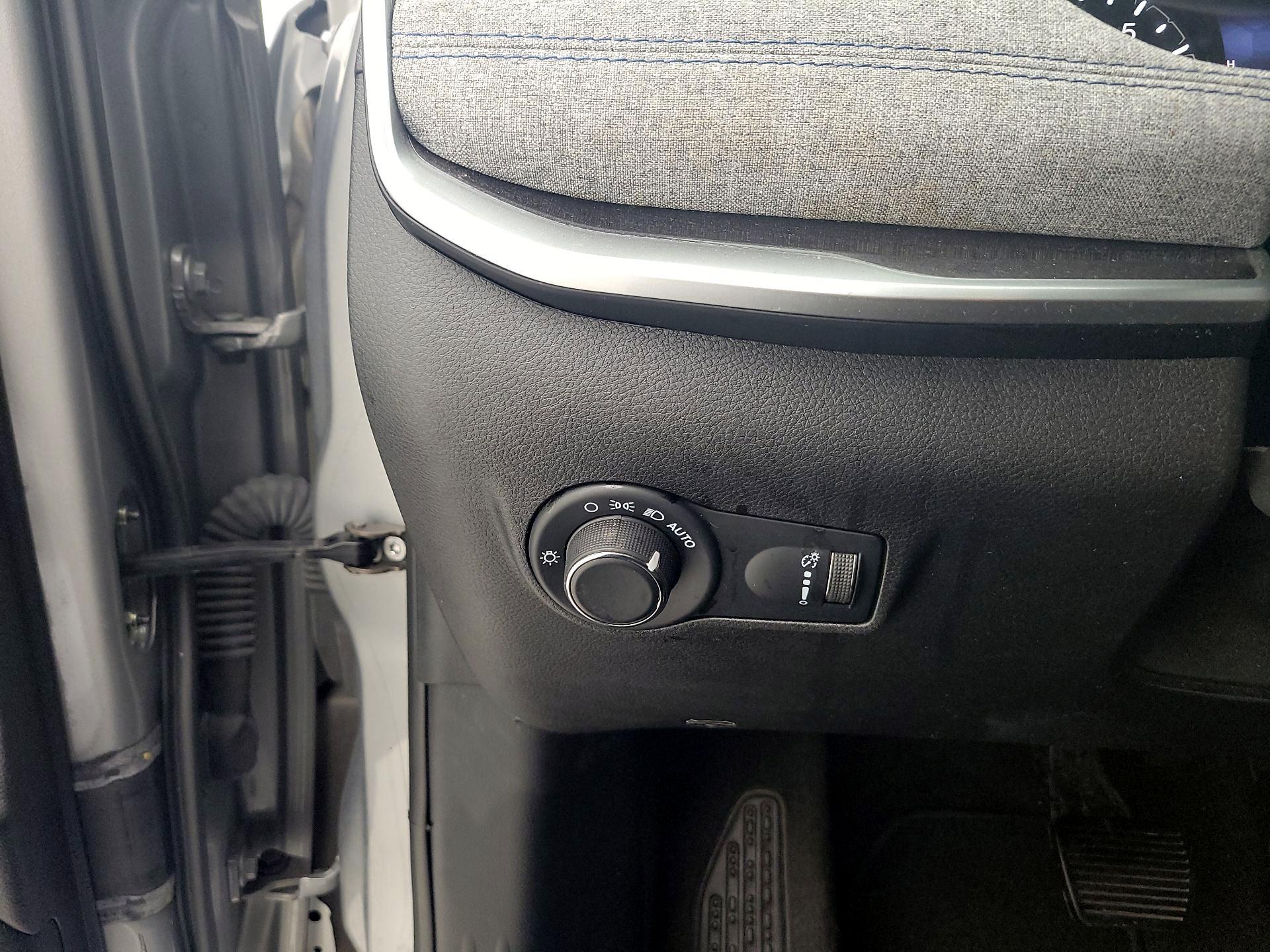 Thumbnail: 2023 Jeep Compass - 13