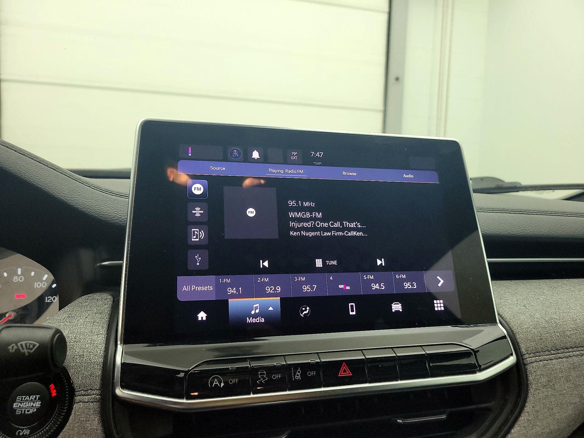 Thumbnail: 2023 Jeep Compass - 15