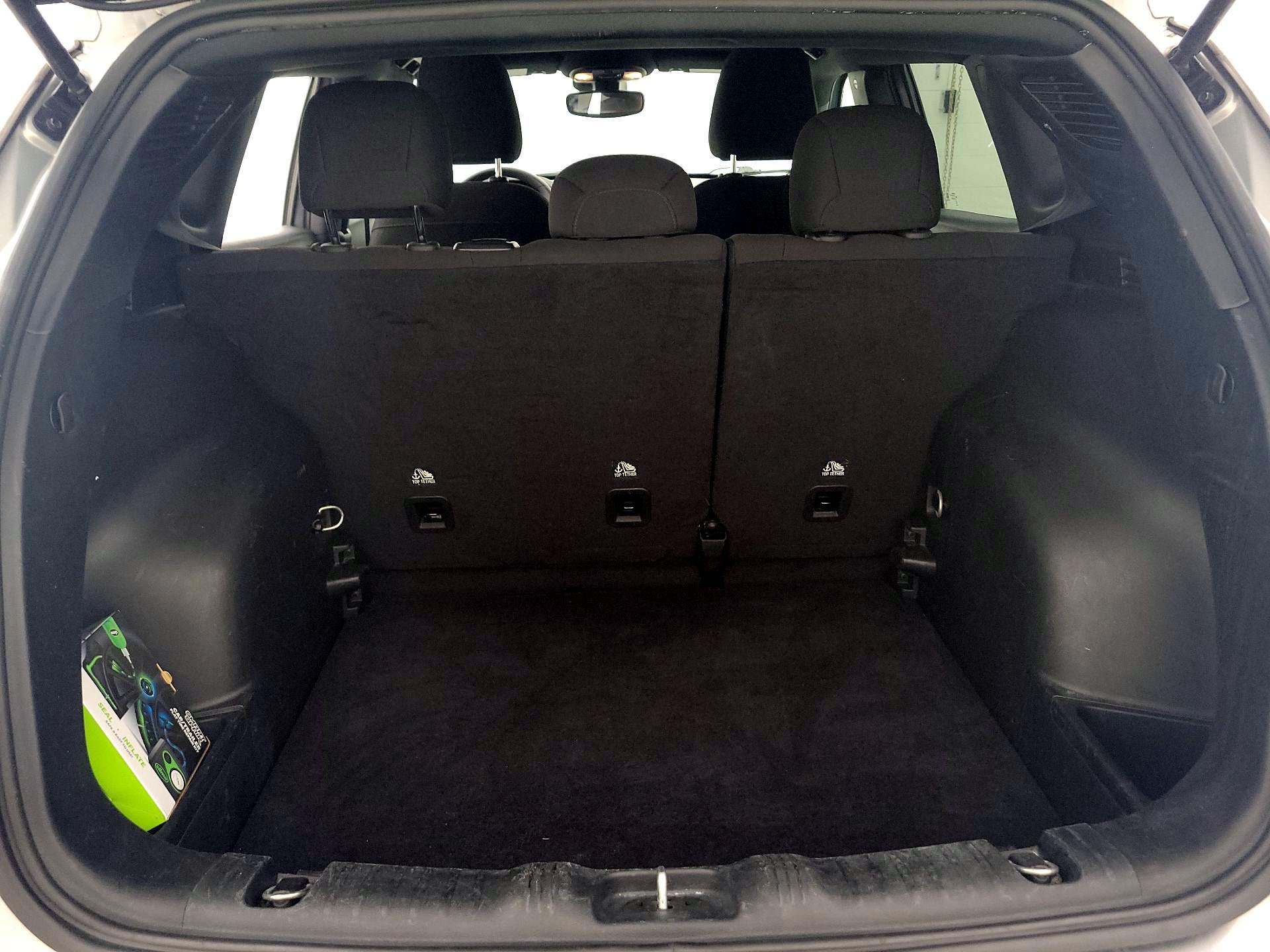 Thumbnail: 2023 Jeep Compass - 20