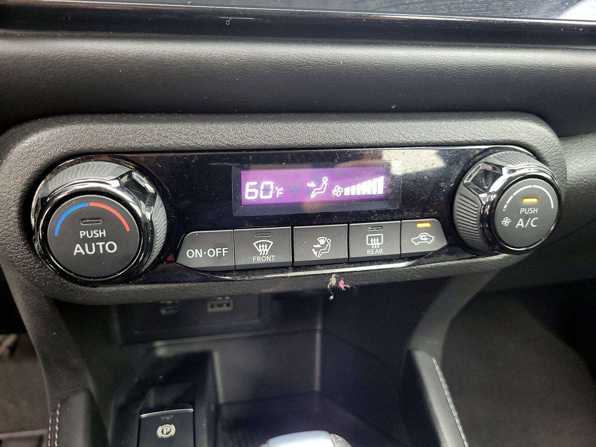 Thumbnail: 2021 Nissan Kicks - 16