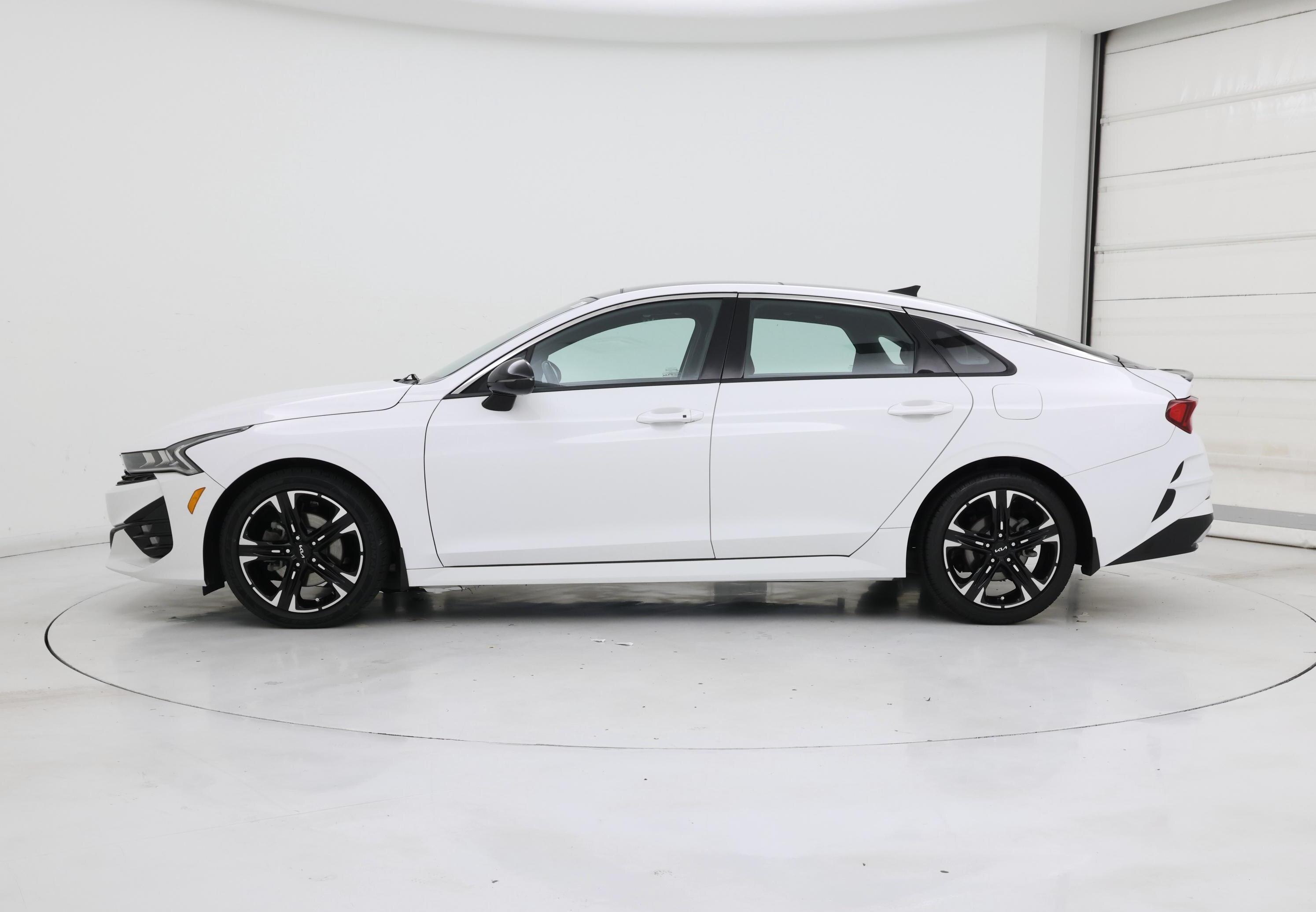 Thumbnail: 2023 Kia K5 - 3