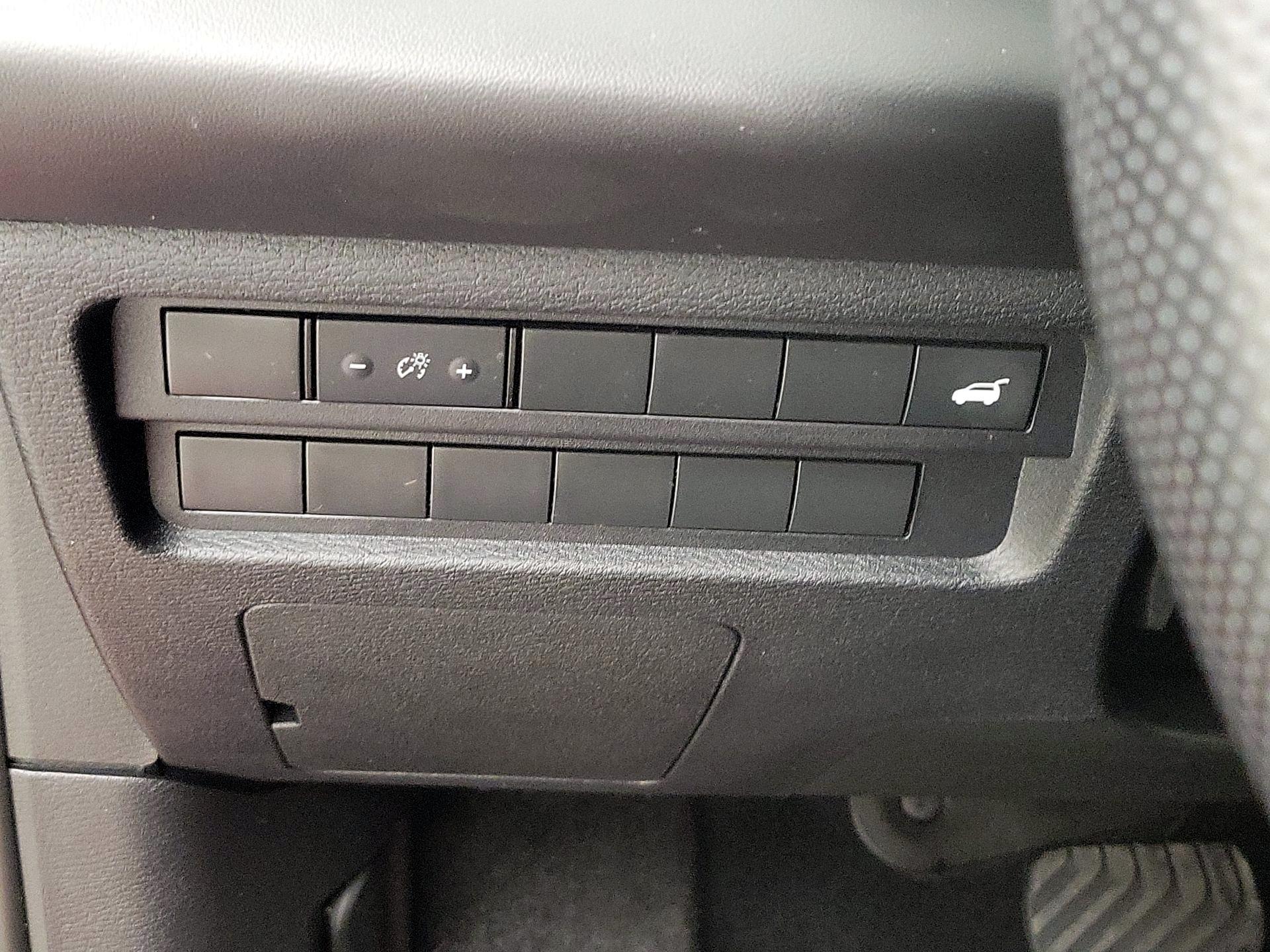 Thumbnail: 2024 Mitsubishi Outlander - 13