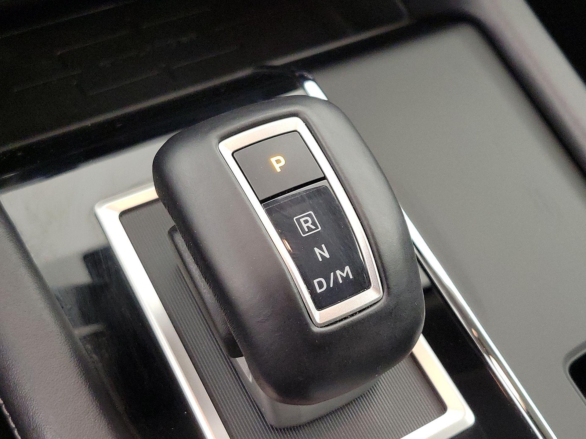 Thumbnail: 2024 Mitsubishi Outlander - 18