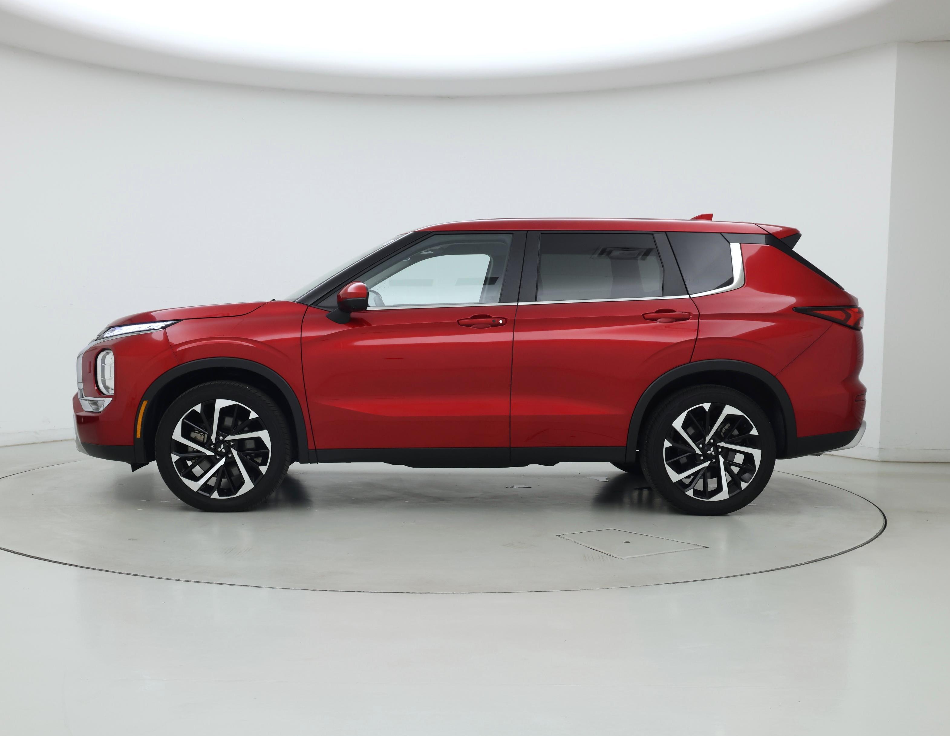 Thumbnail: 2024 Mitsubishi Outlander - 3