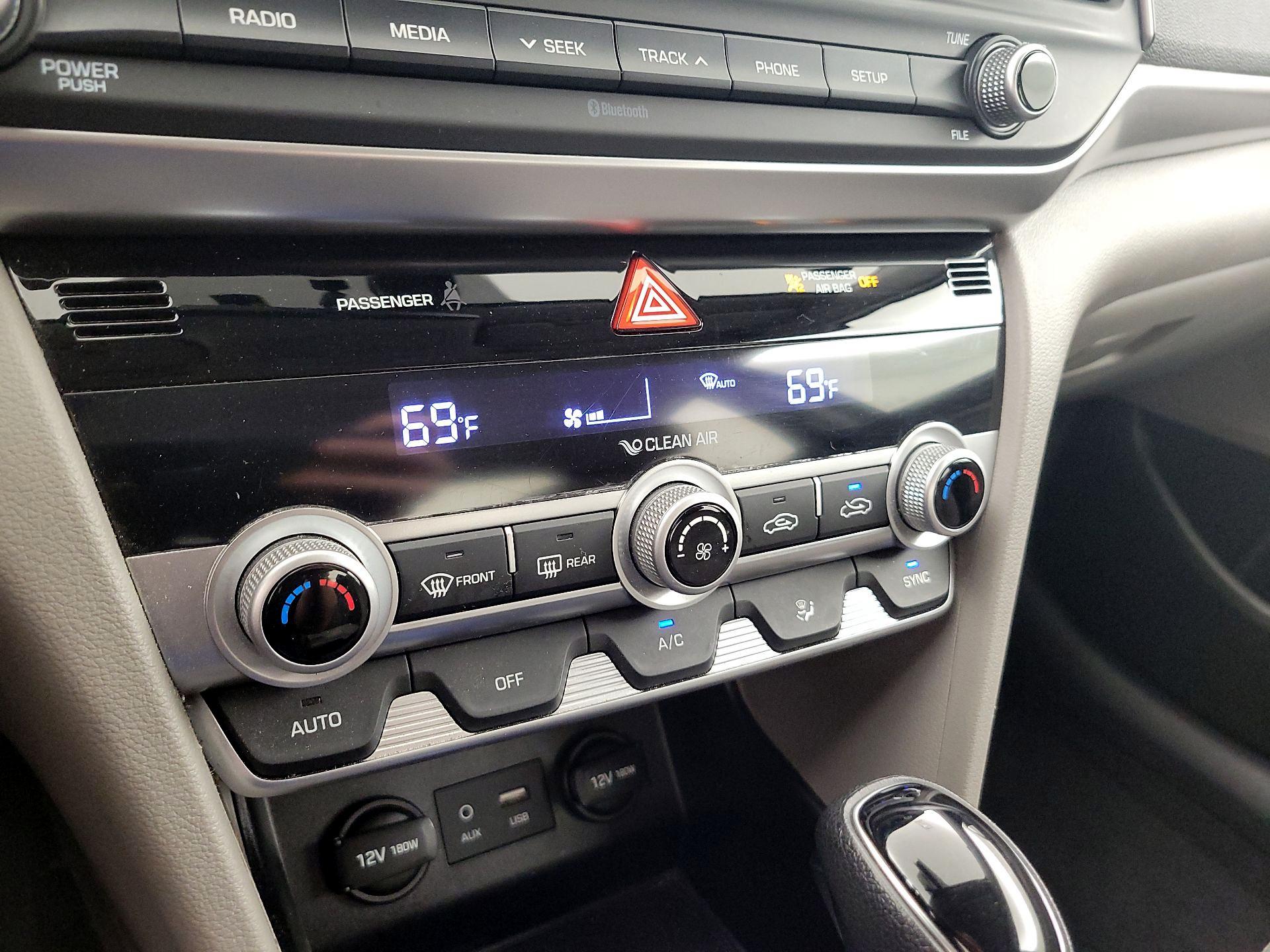 Thumbnail: 2020 Hyundai Elantra - 16