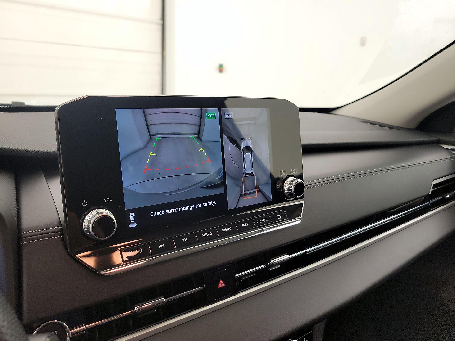 Thumbnail: 2023 Mitsubishi Outlander - 13