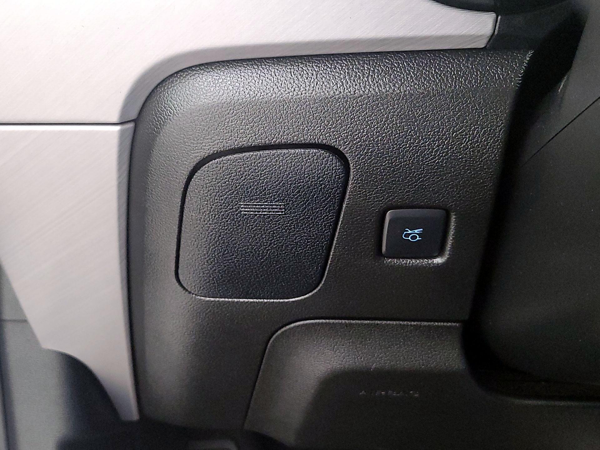 Thumbnail: 2022 Ford Mustang - 11