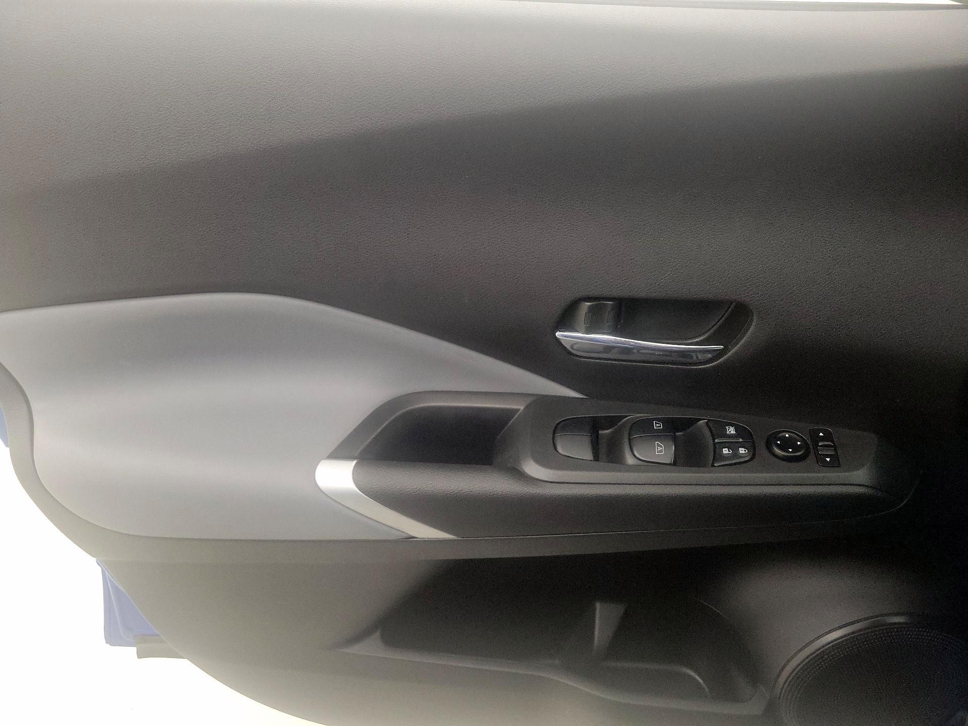 Thumbnail: 2023 Nissan Kicks - 12