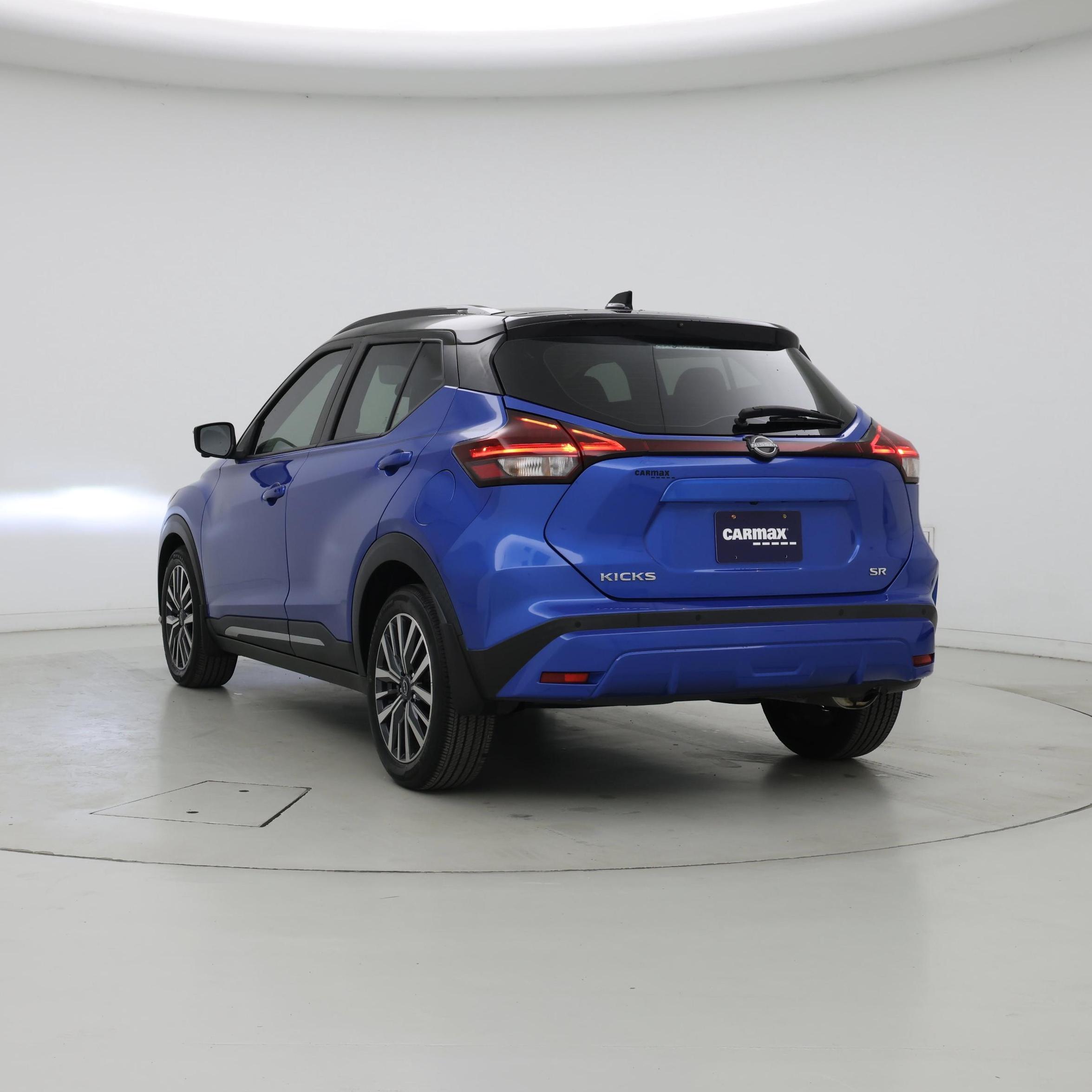Thumbnail: 2023 Nissan Kicks - 2
