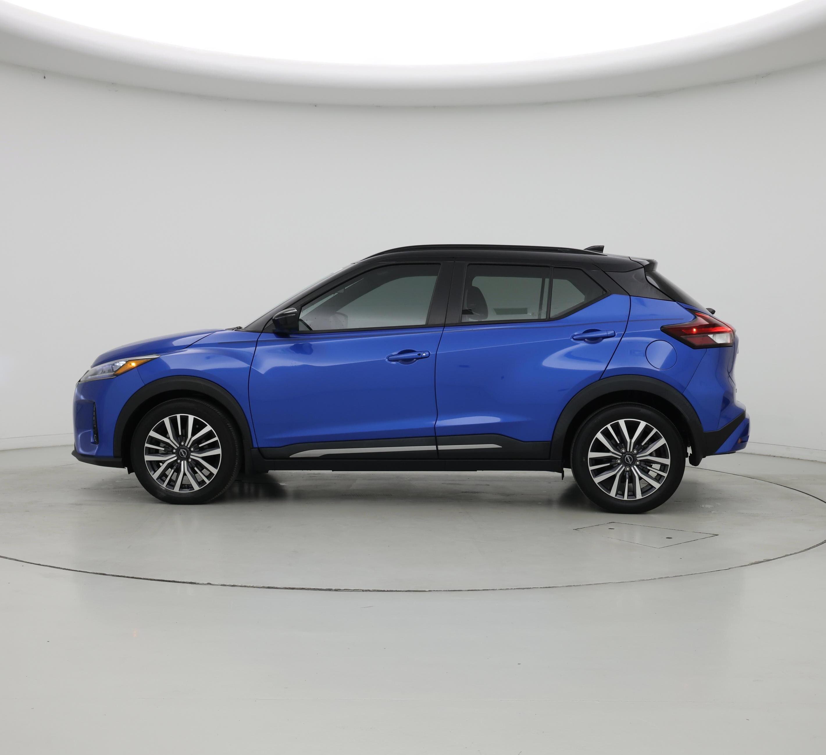 Thumbnail: 2023 Nissan Kicks - 3