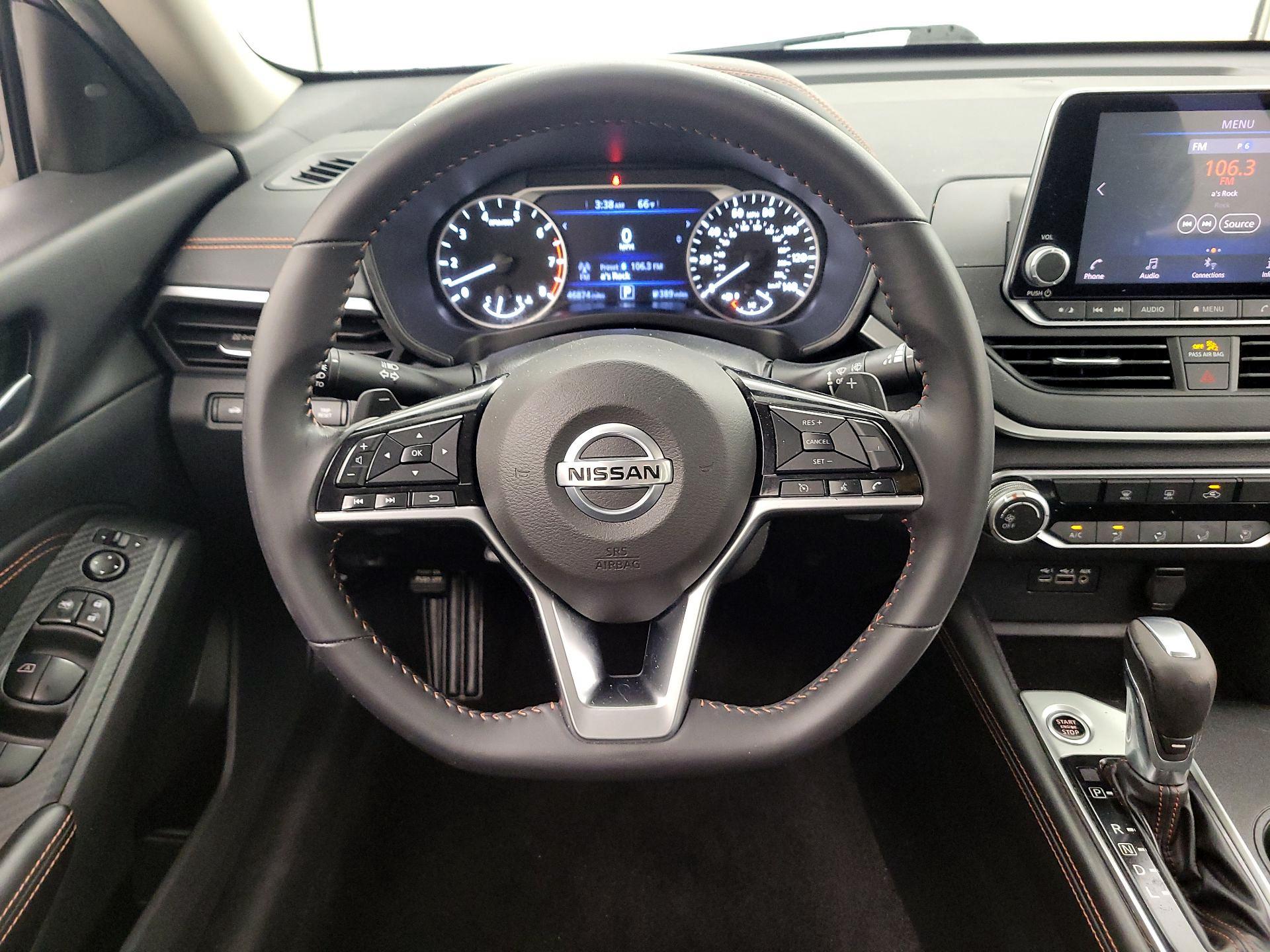 Thumbnail: 2020 Nissan Altima - 10