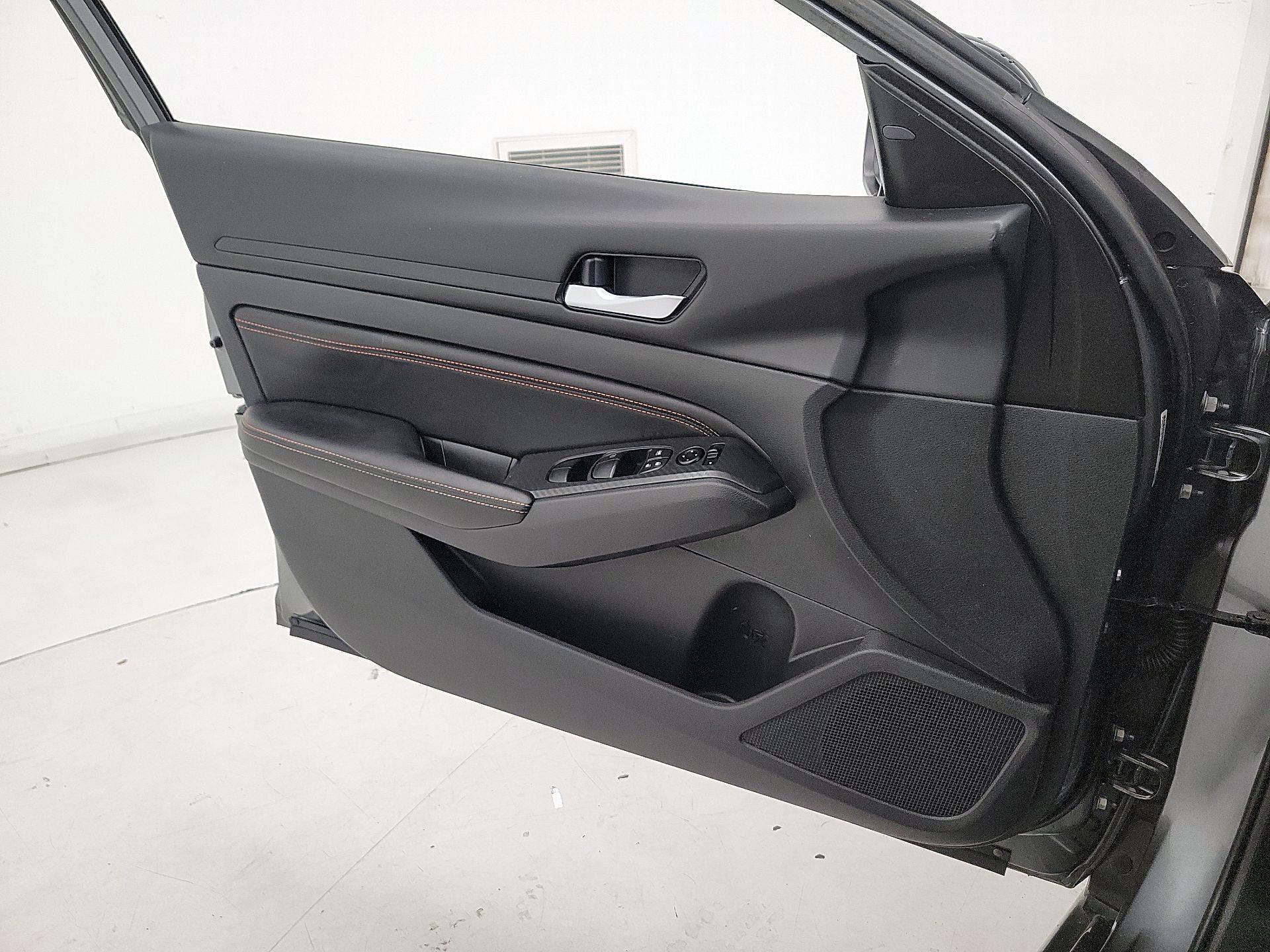 Thumbnail: 2020 Nissan Altima - 12