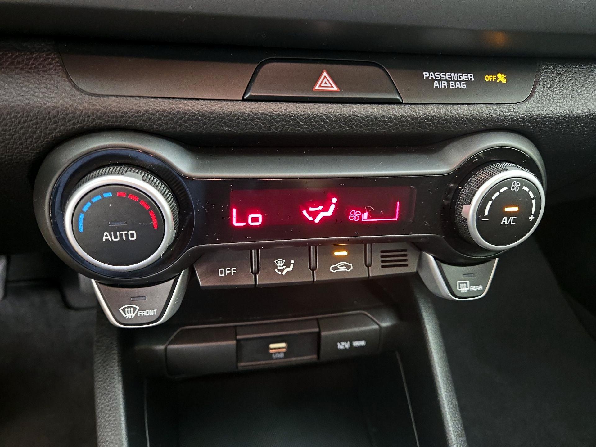 Thumbnail: 2023 Kia Rio - 16