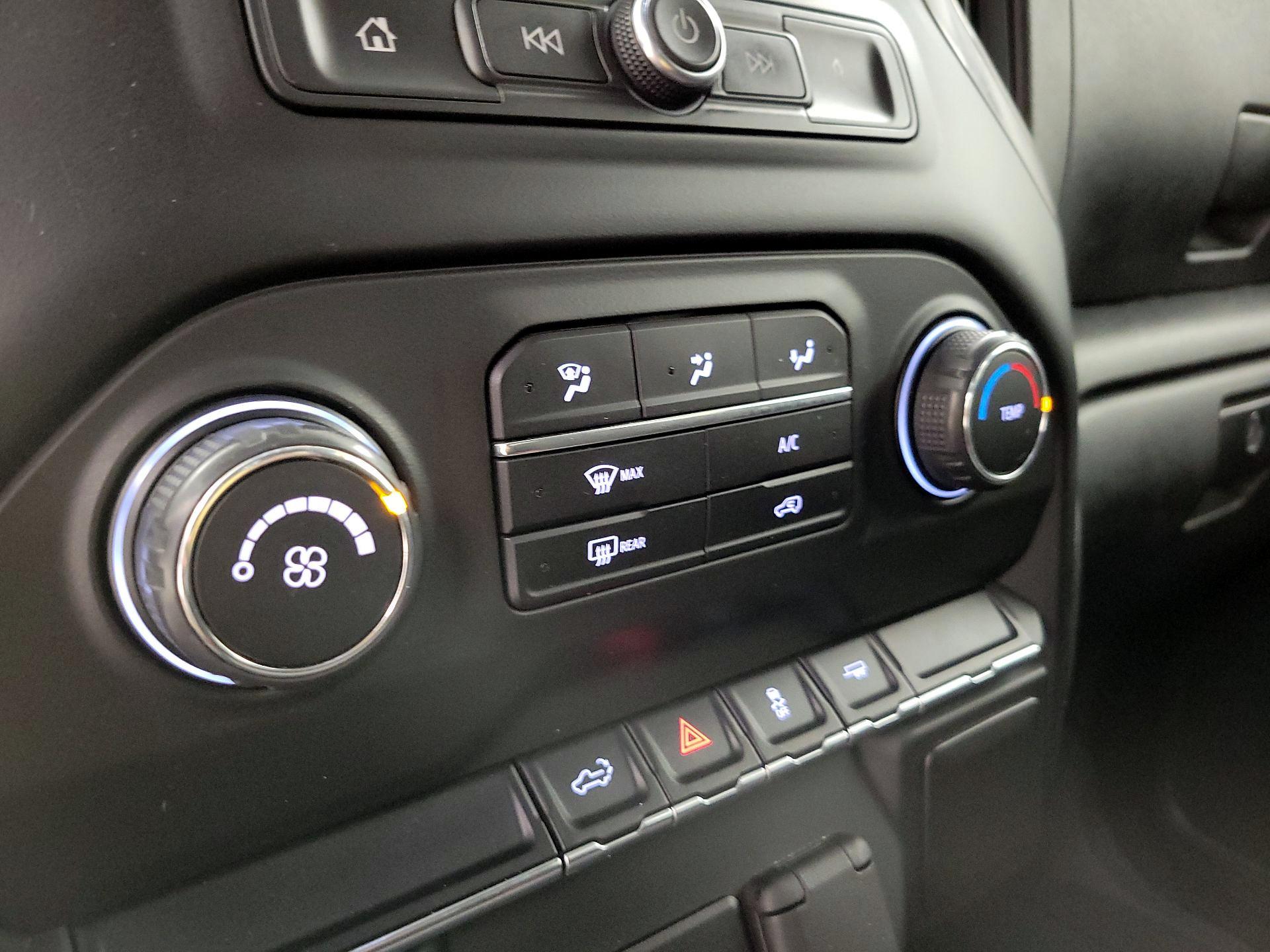 Thumbnail: 2021 Chevrolet Silverado 1500 - 16