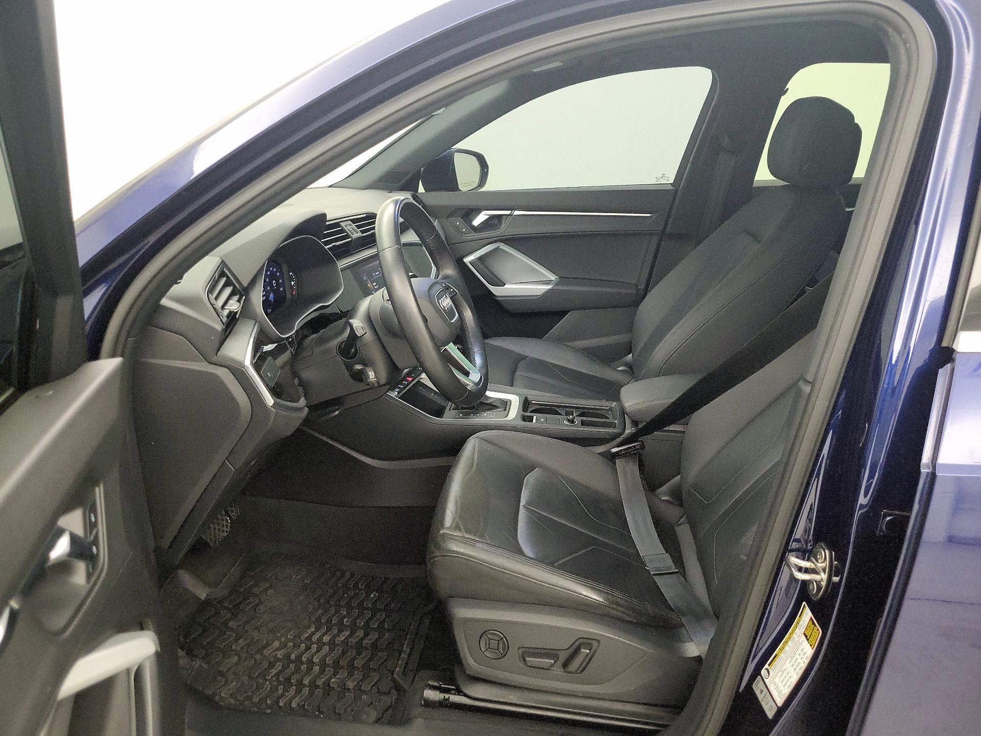 Thumbnail: 2021 Audi Q3 - 11