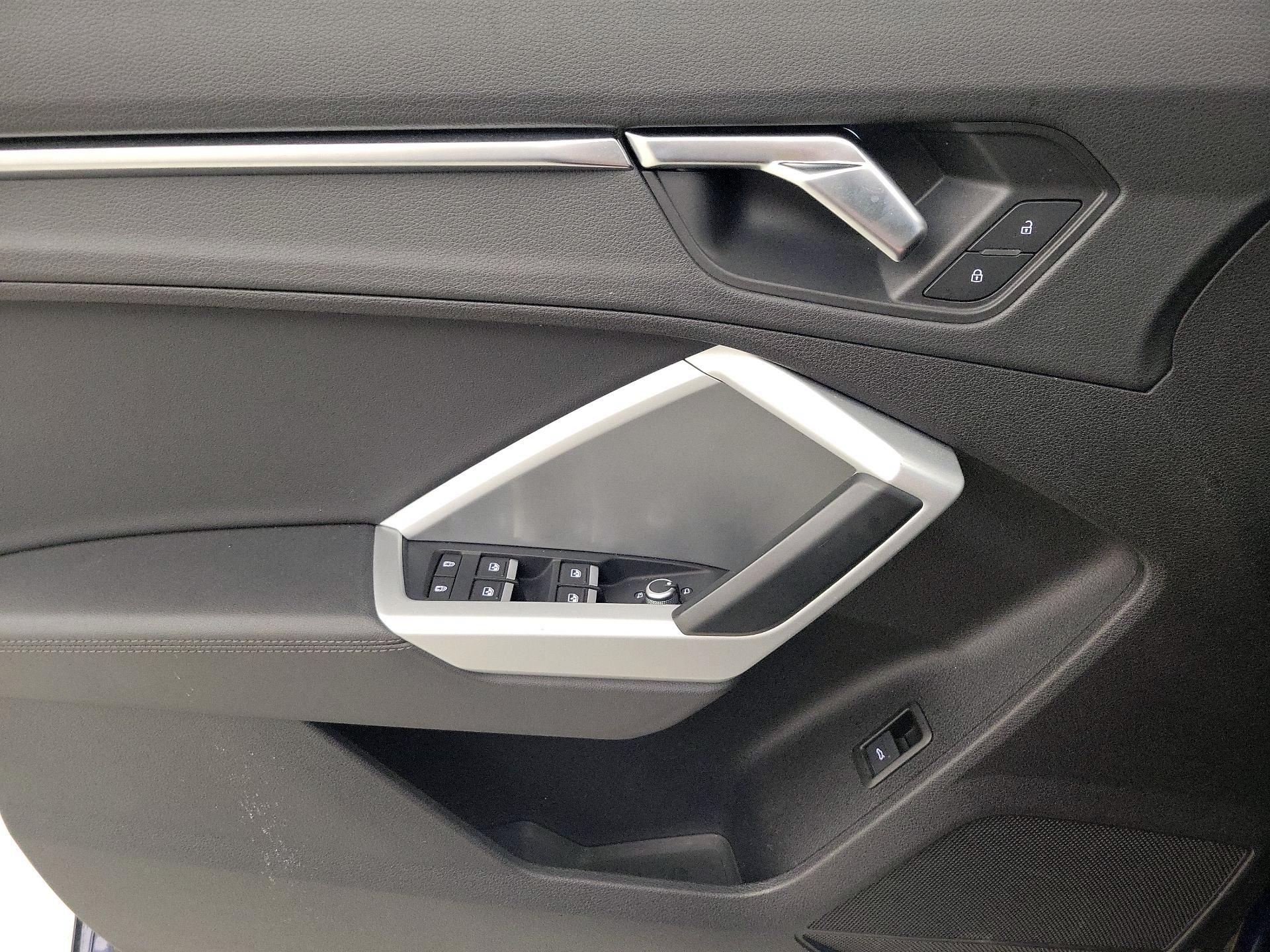 Thumbnail: 2021 Audi Q3 - 12