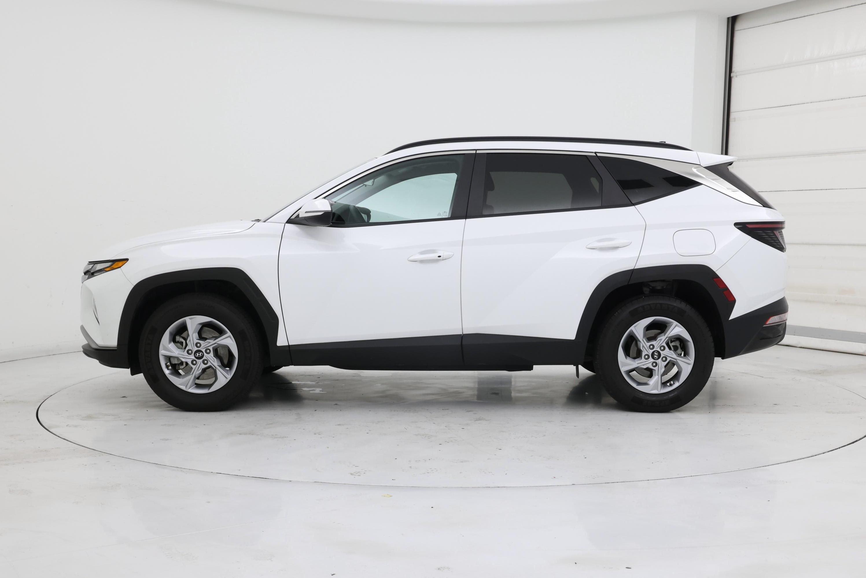 Thumbnail: 2022 Hyundai Tucson - 3