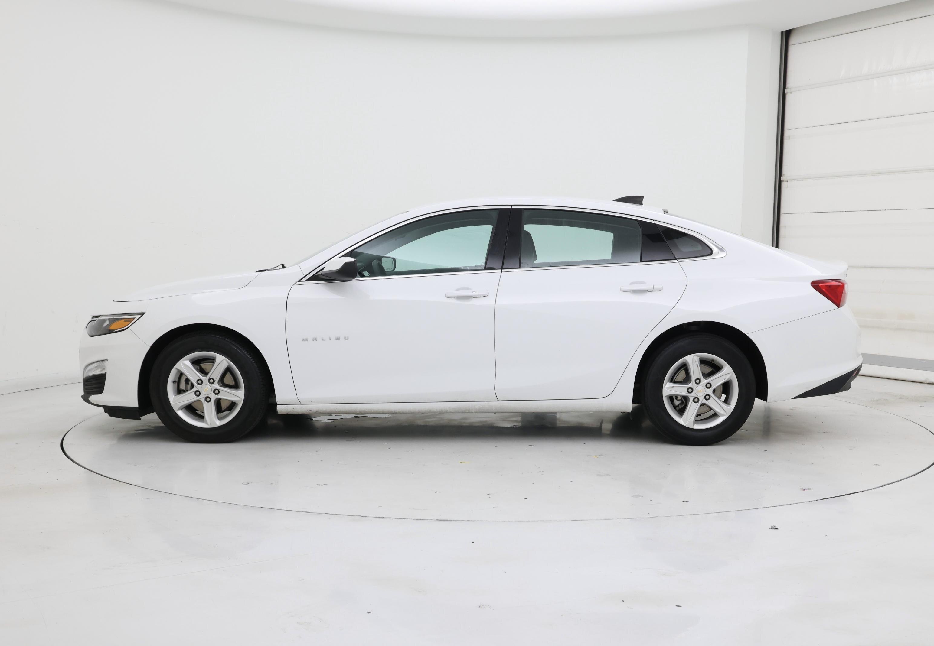 Thumbnail: 2024 Chevrolet Malibu - 3