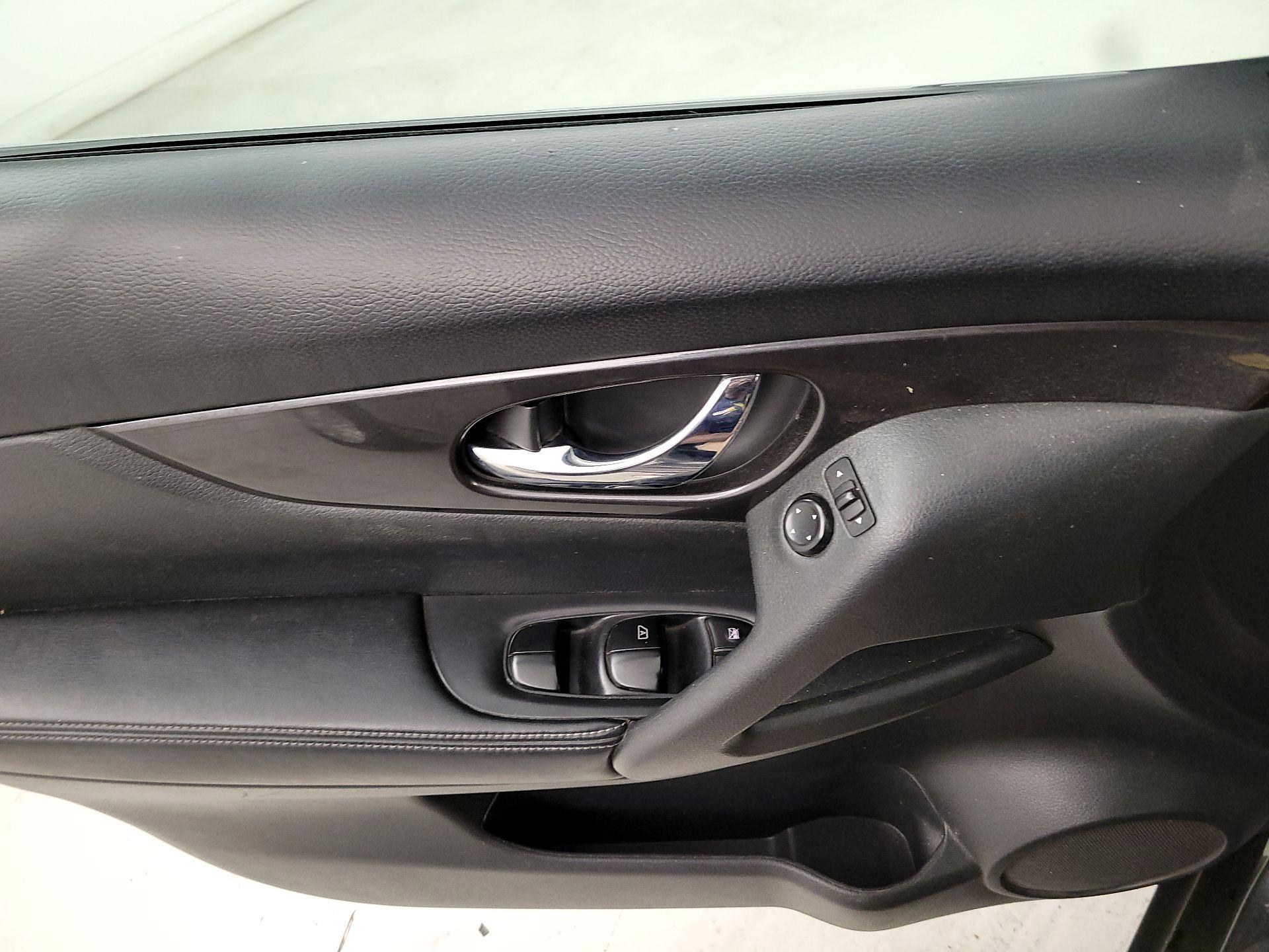 Thumbnail: 2020 Nissan Rogue - 12