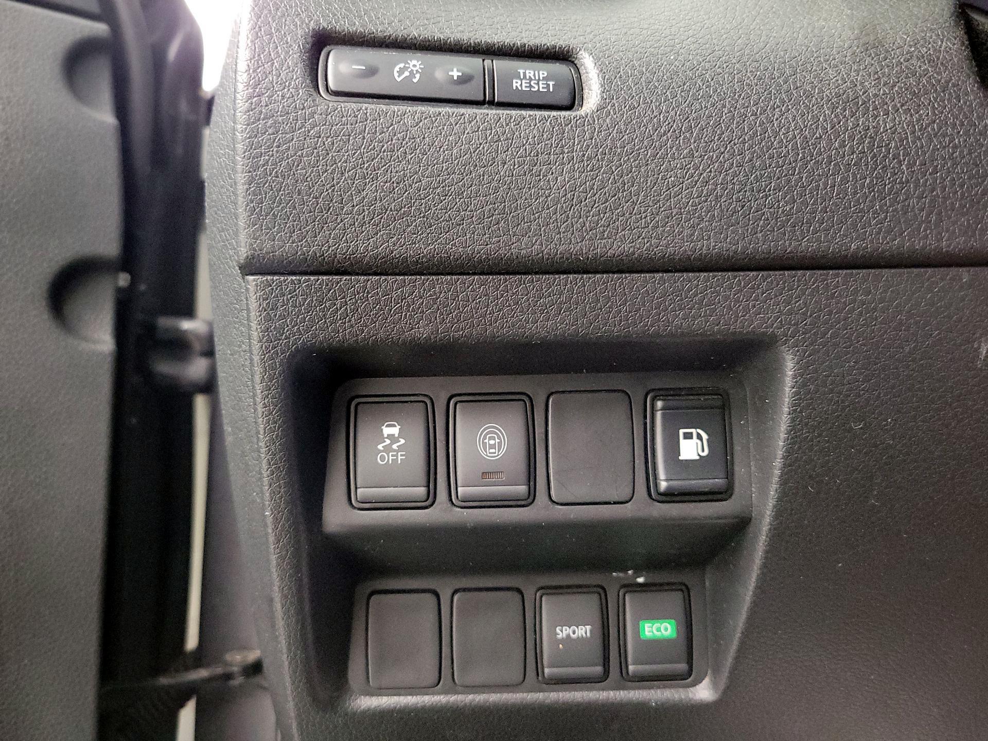 Thumbnail: 2020 Nissan Rogue - 13