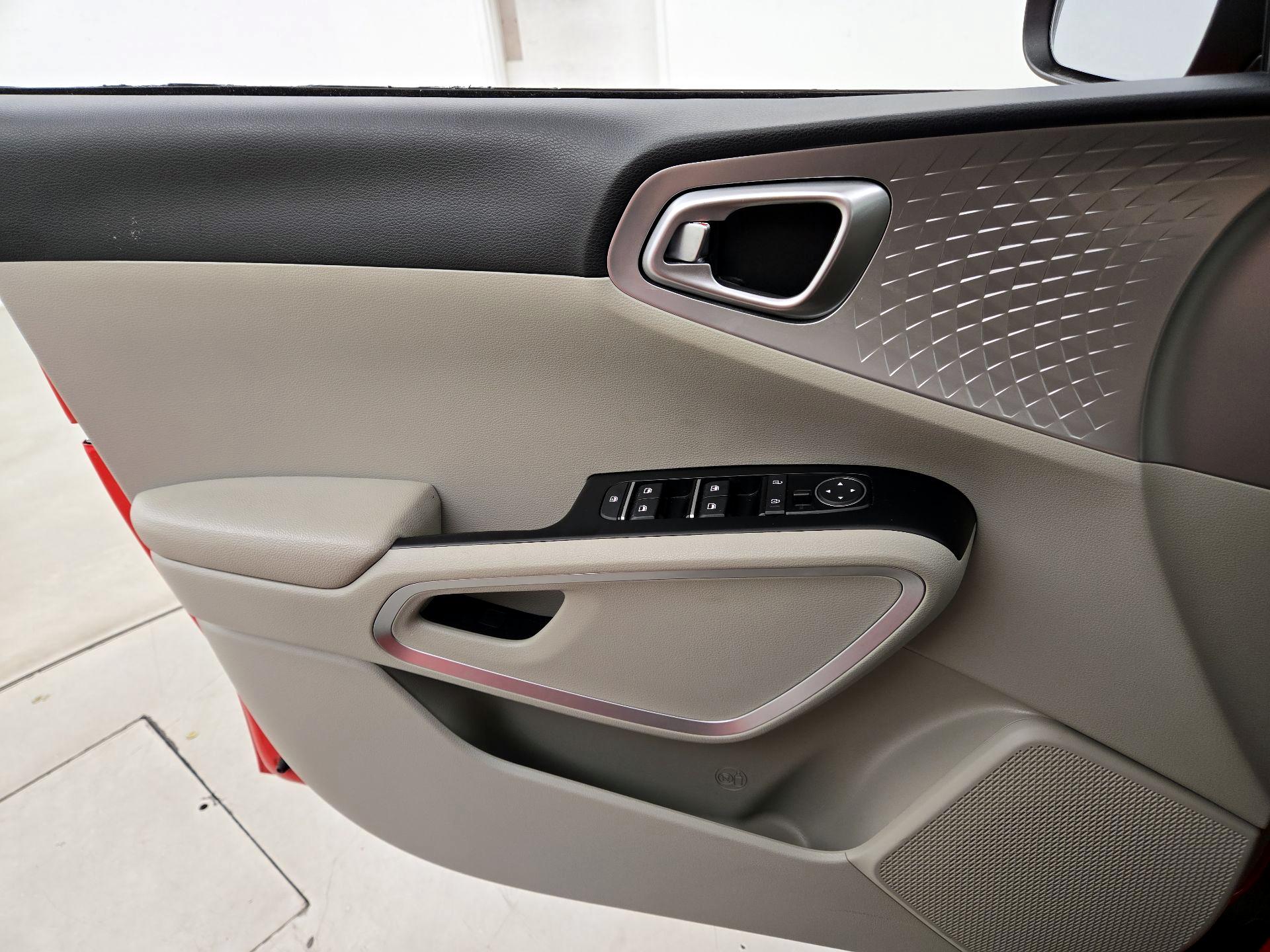 Thumbnail: 2021 Kia Soul - 12