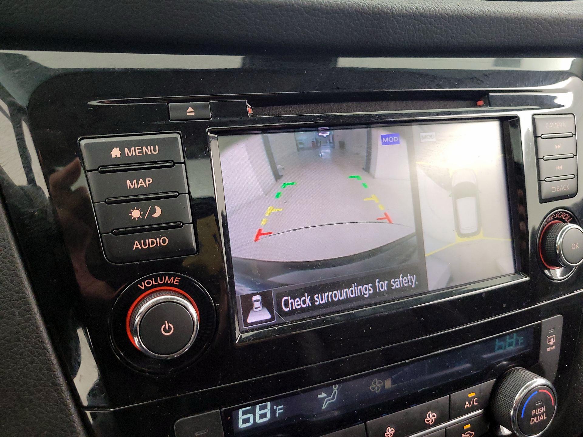 Thumbnail: 2021 Nissan Rogue Sport - 15