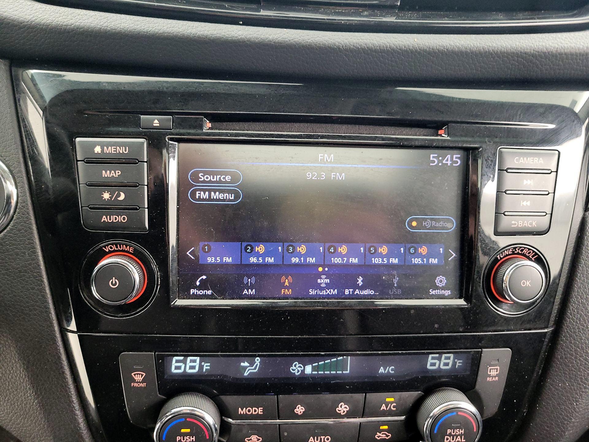 Thumbnail: 2021 Nissan Rogue Sport - 16