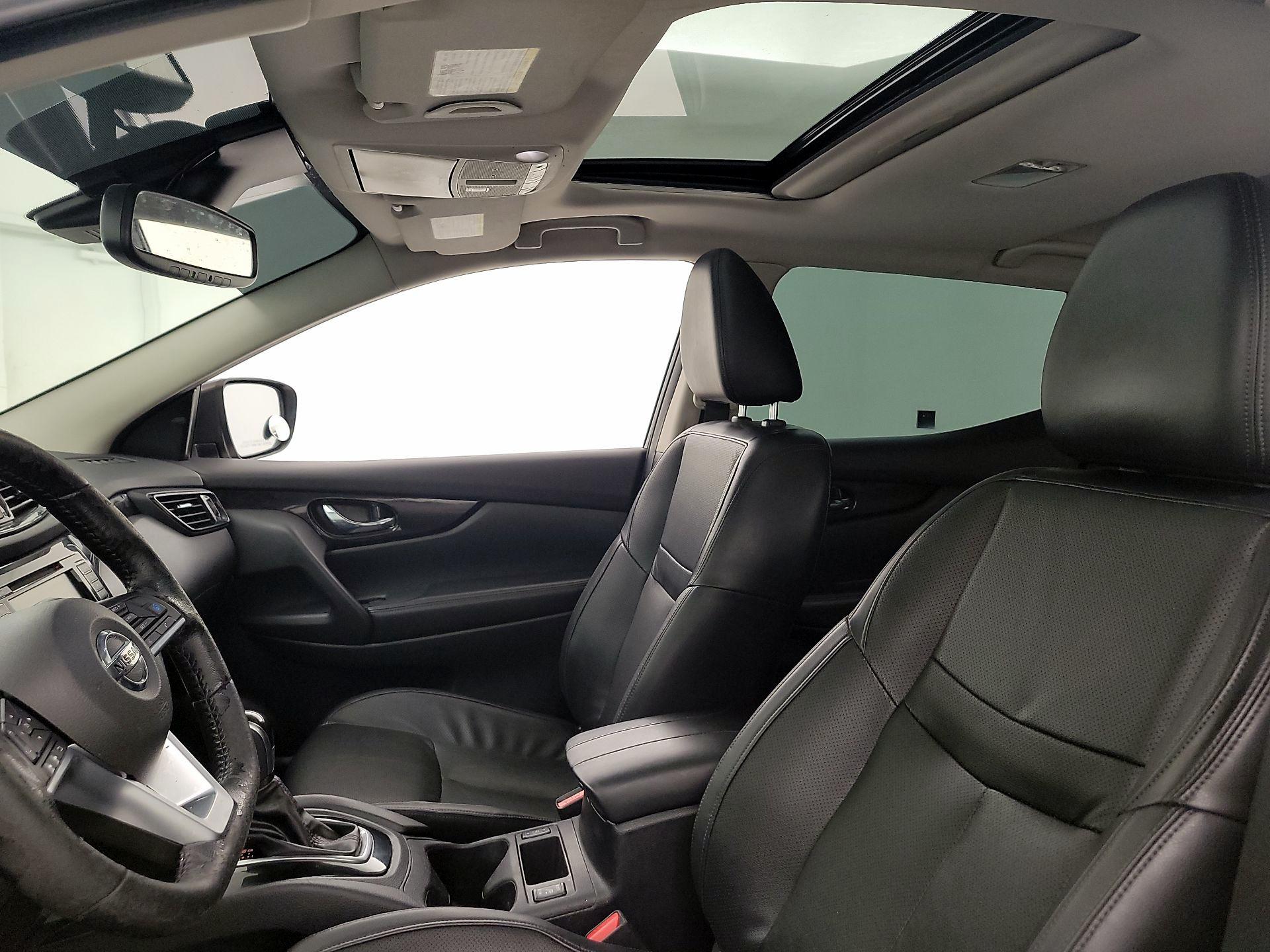 Thumbnail: 2021 Nissan Rogue Sport - 20