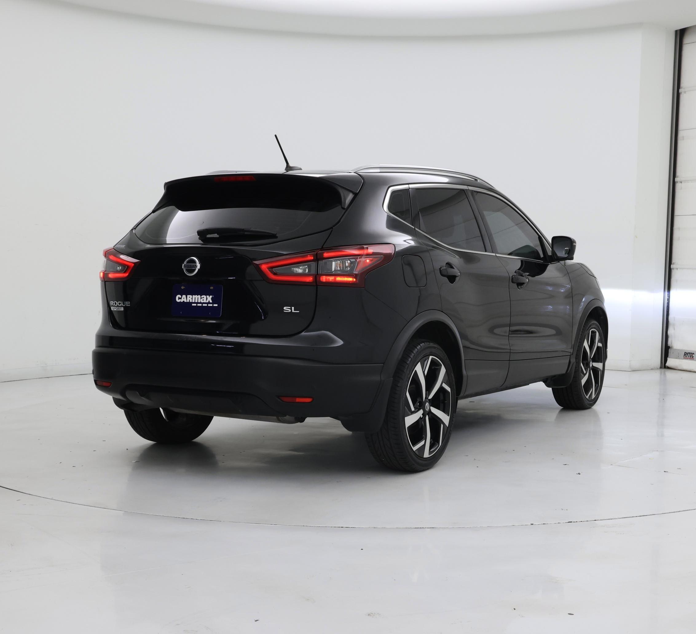 Thumbnail: 2021 Nissan Rogue Sport - 8