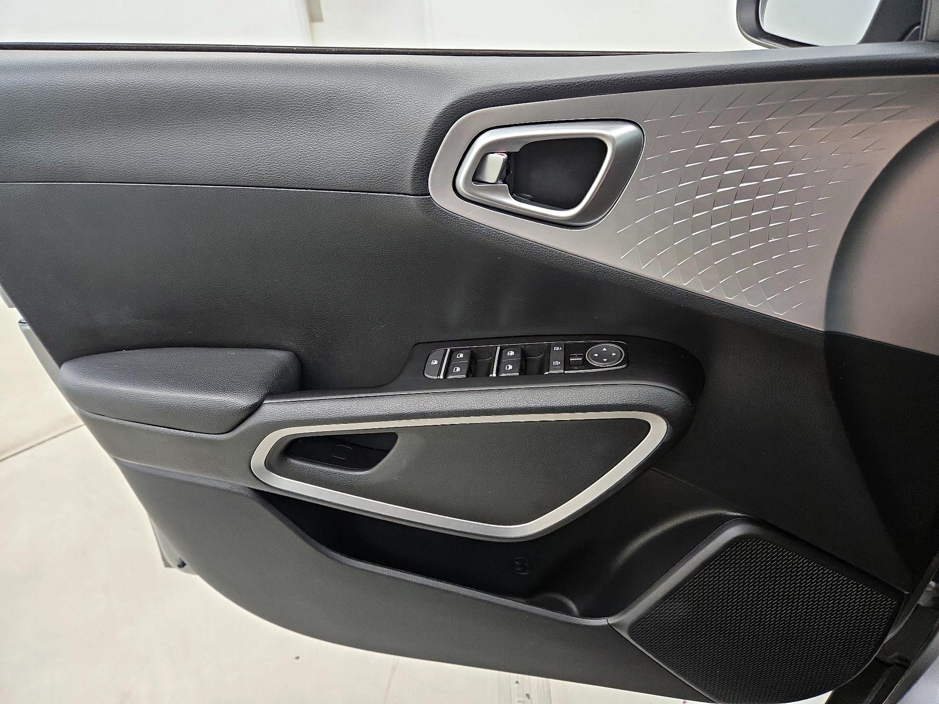 Thumbnail: 2023 Kia Soul - 12