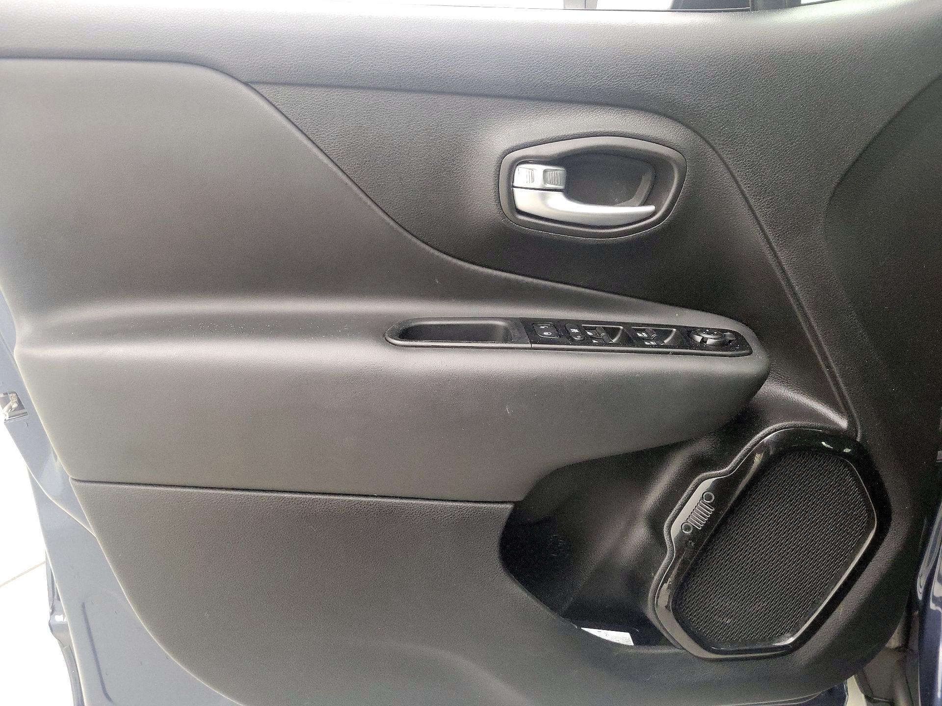 Thumbnail: 2020 Jeep Renegade - 12