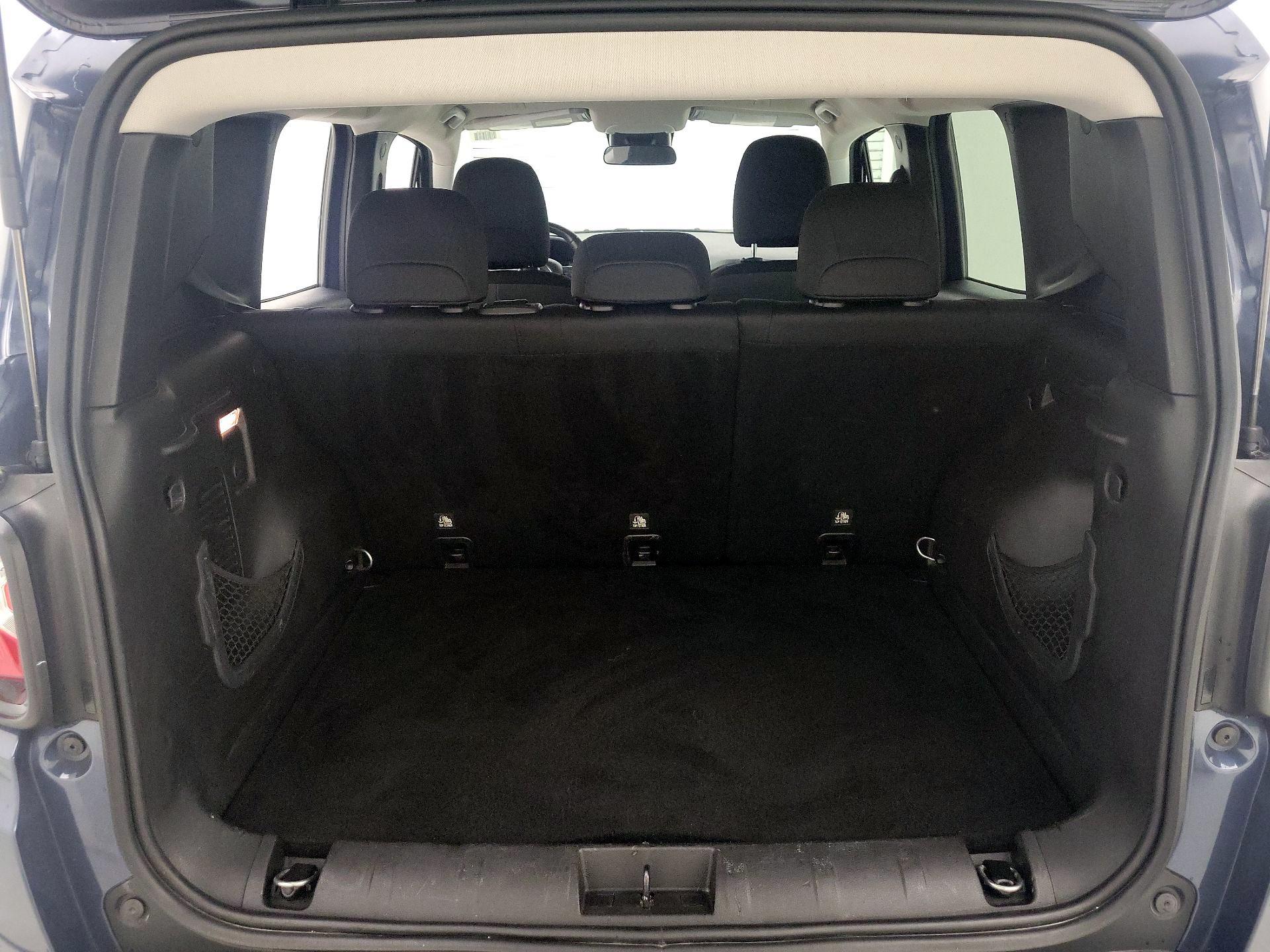 Thumbnail: 2020 Jeep Renegade - 20