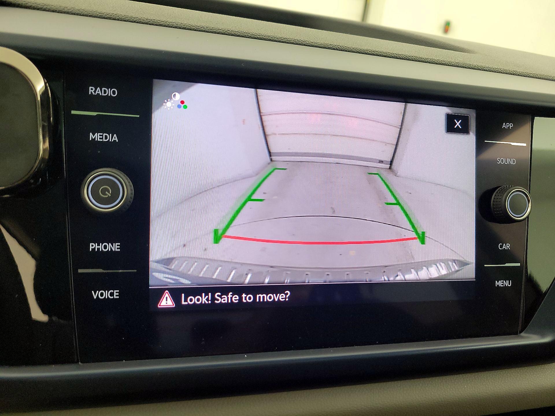 Thumbnail: 2022 Volkswagen Taos - 14