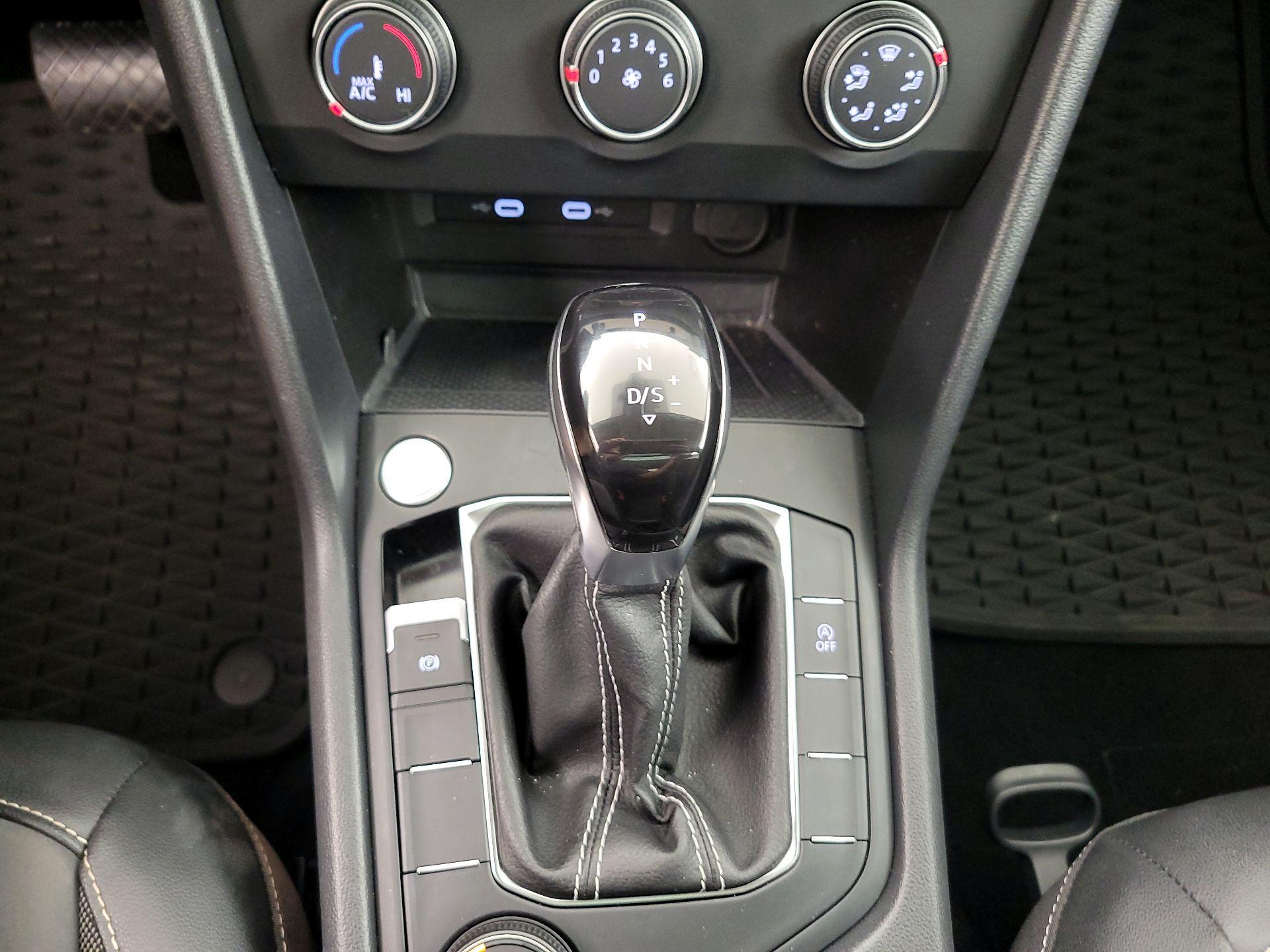 Thumbnail: 2022 Volkswagen Taos - 17