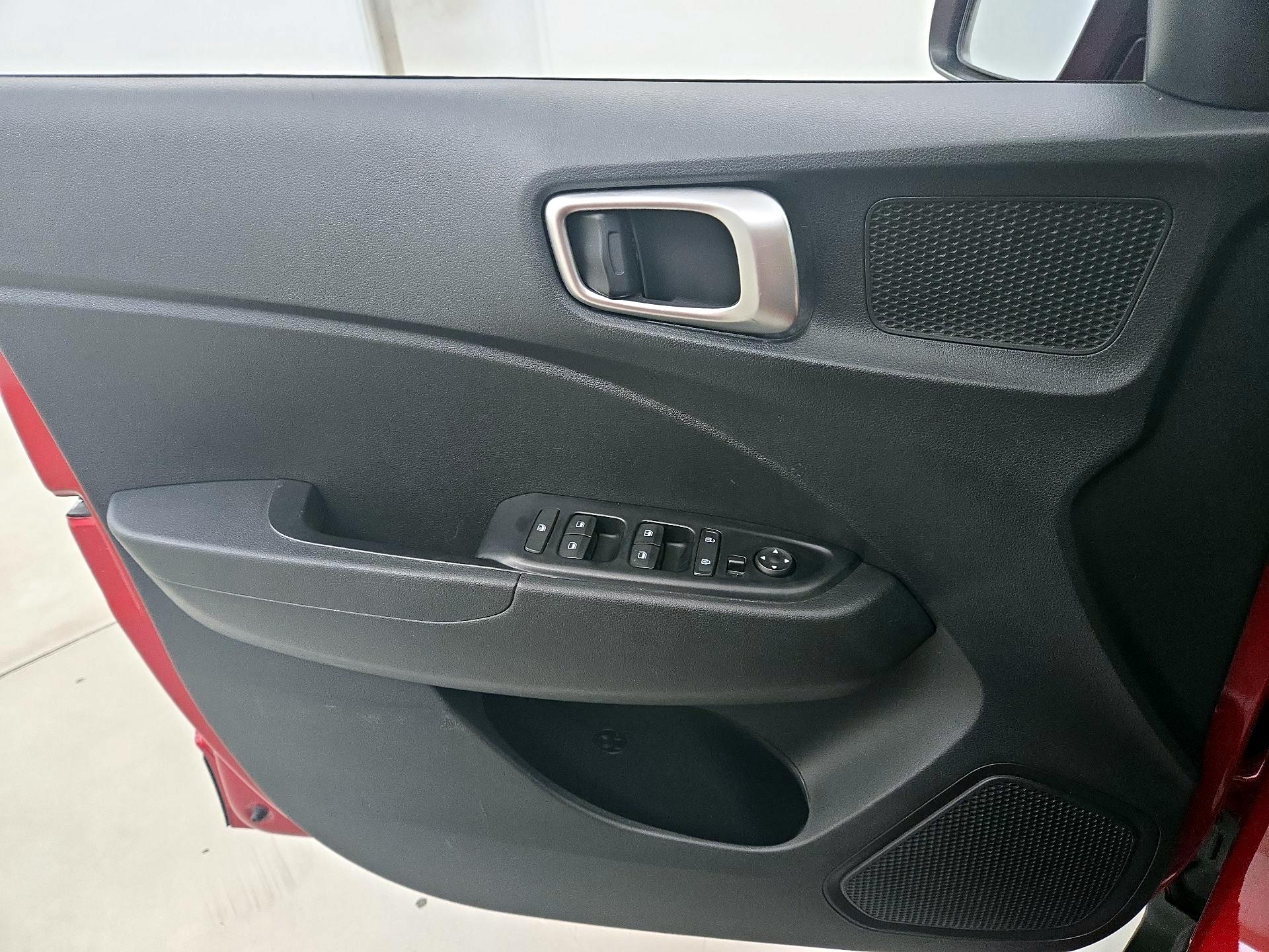 Thumbnail: 2021 Hyundai Venue - 12