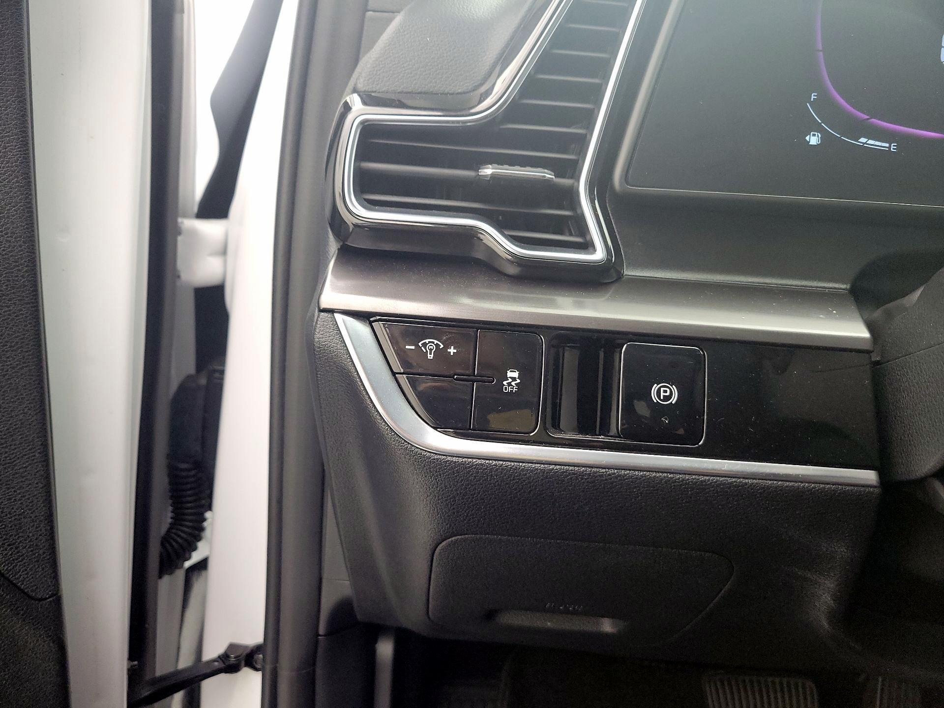 Thumbnail: 2024 Kia Sportage - 13