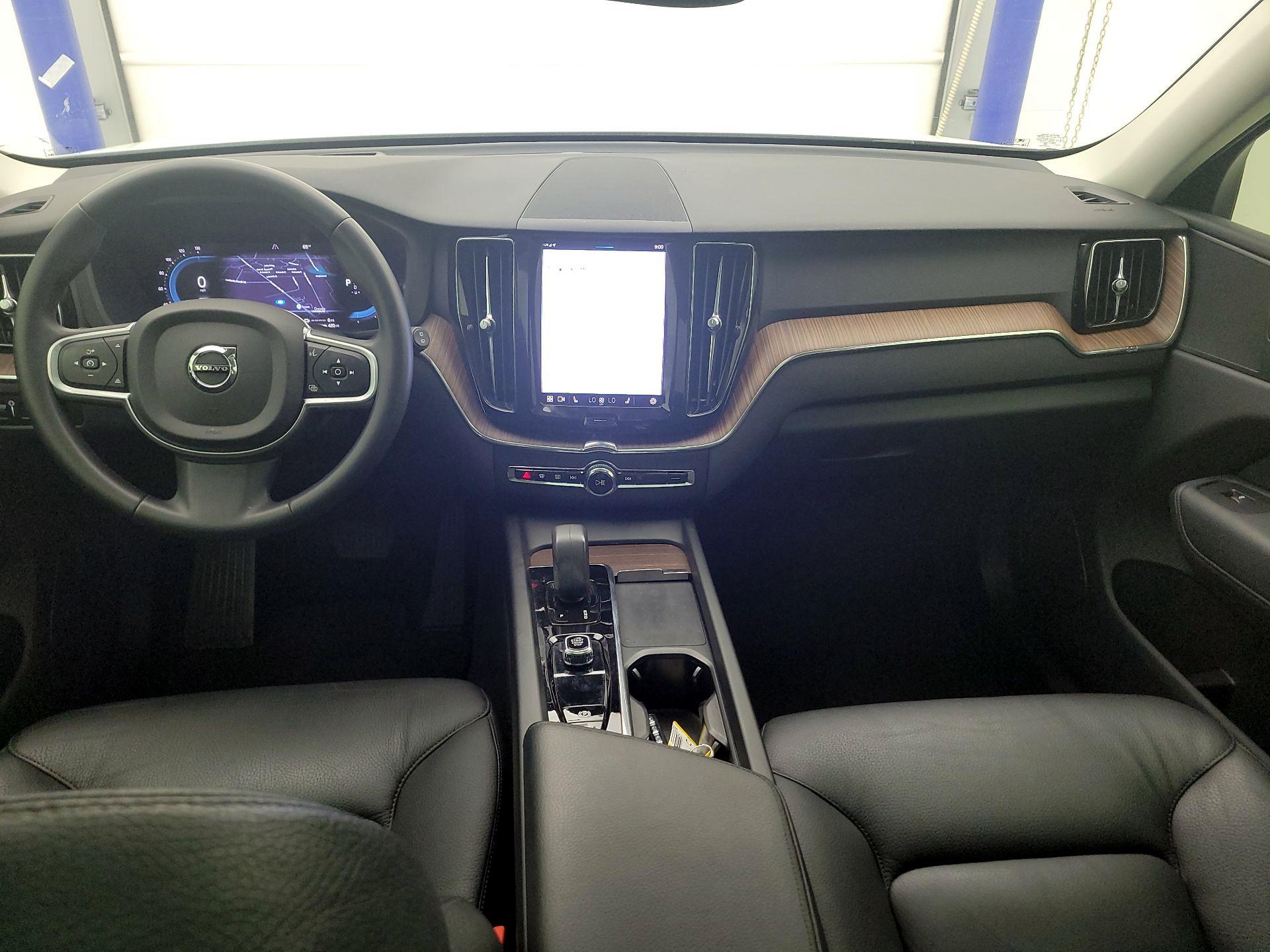 Thumbnail: 2022 Volvo XC60 - 9