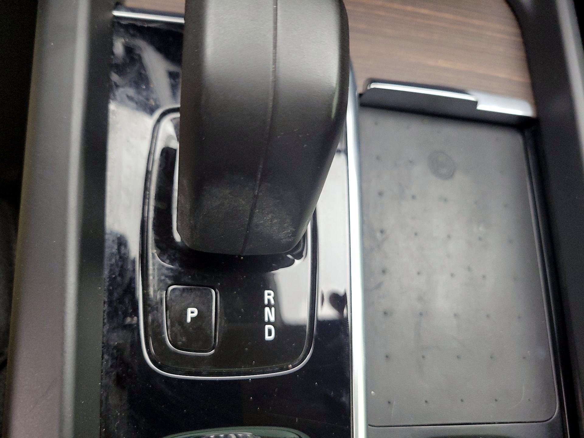 Thumbnail: 2022 Volvo XC60 - 18