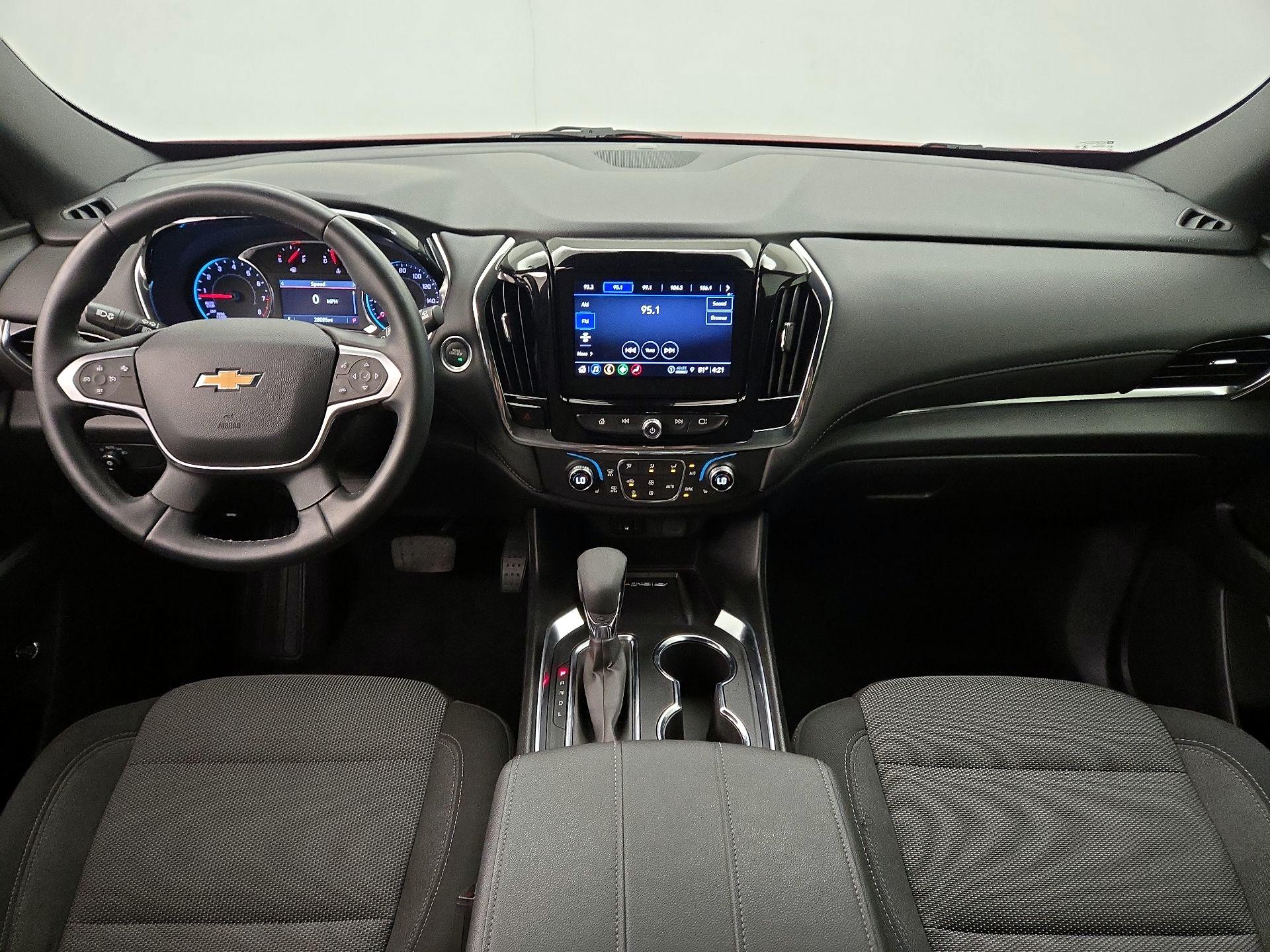 Thumbnail: 2023 Chevrolet Traverse - 9