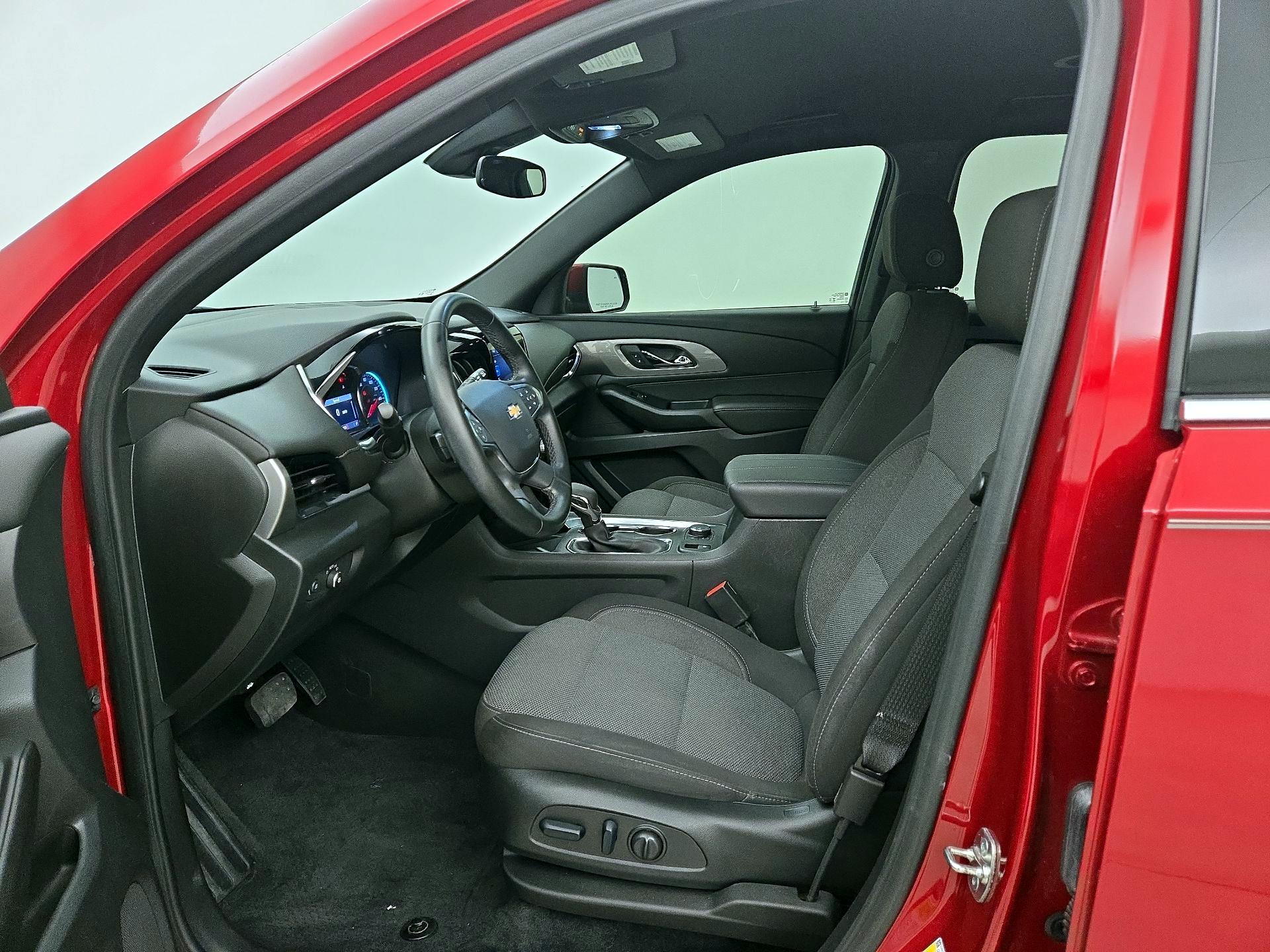 Thumbnail: 2023 Chevrolet Traverse - 11