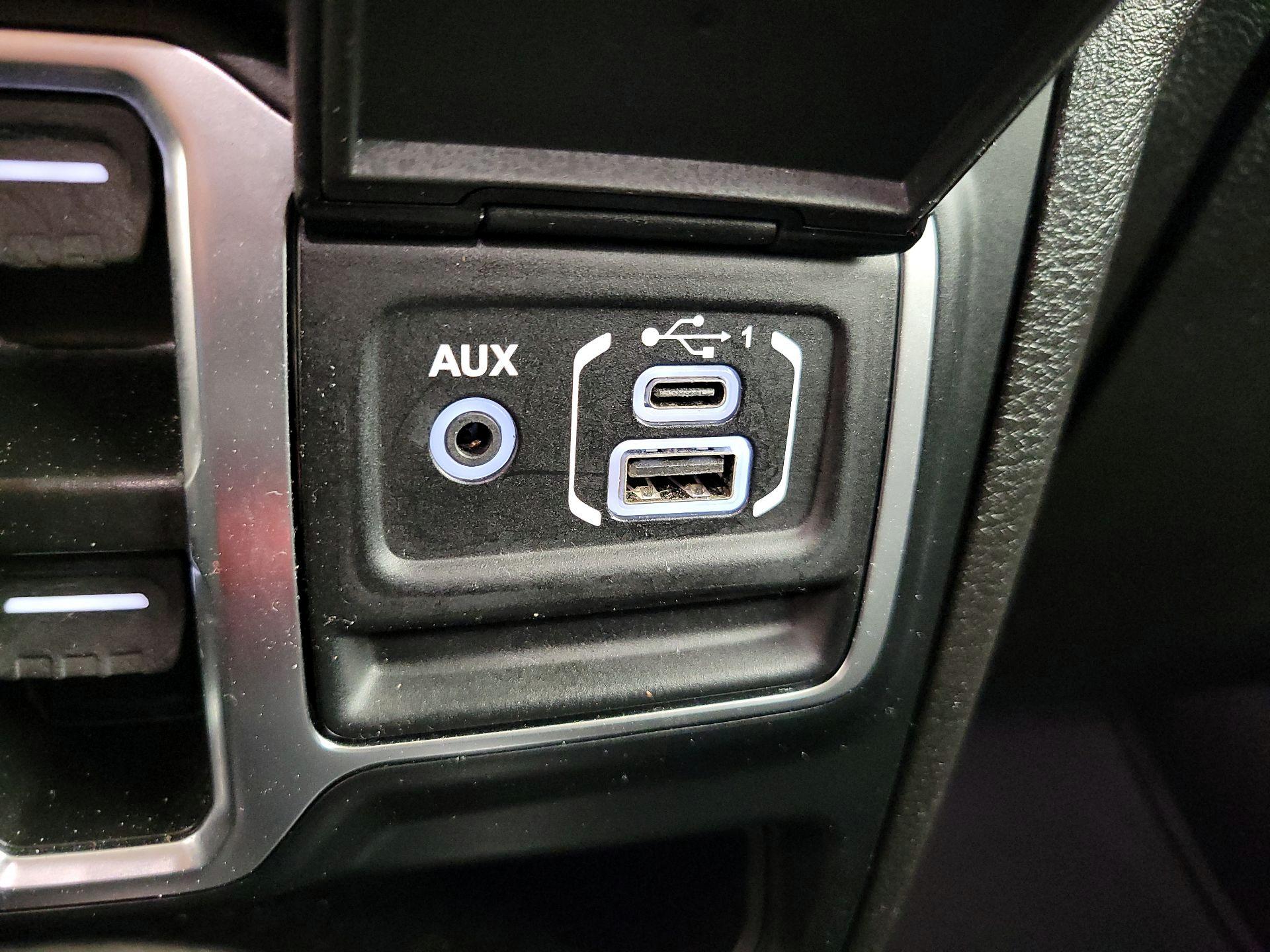 Thumbnail: 2024 Jeep Wrangler - 18