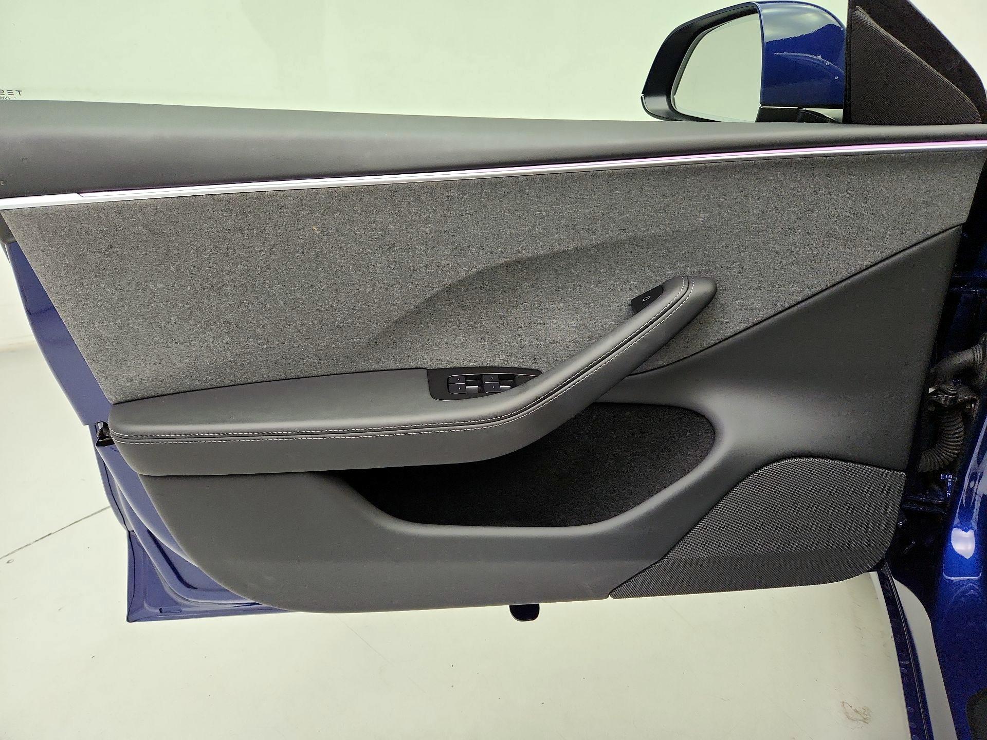 Thumbnail: 2025 Tesla Model 3 - 12