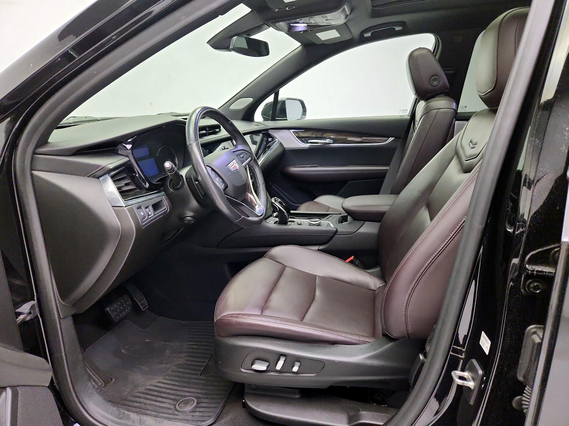 Thumbnail: 2021 Cadillac XT6 - 11