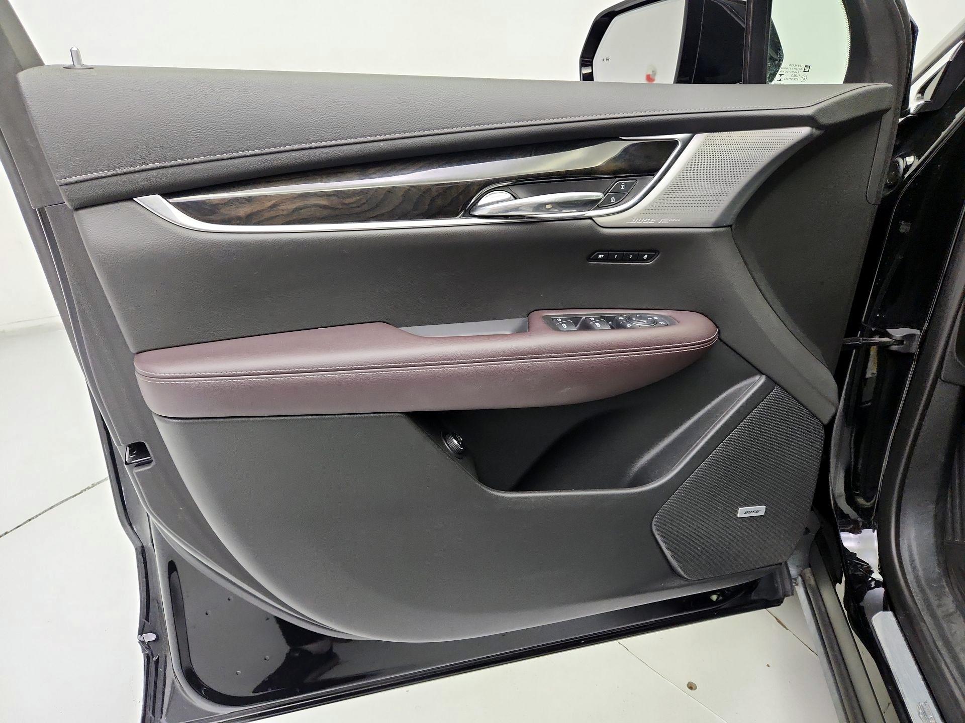 Thumbnail: 2021 Cadillac XT6 - 12
