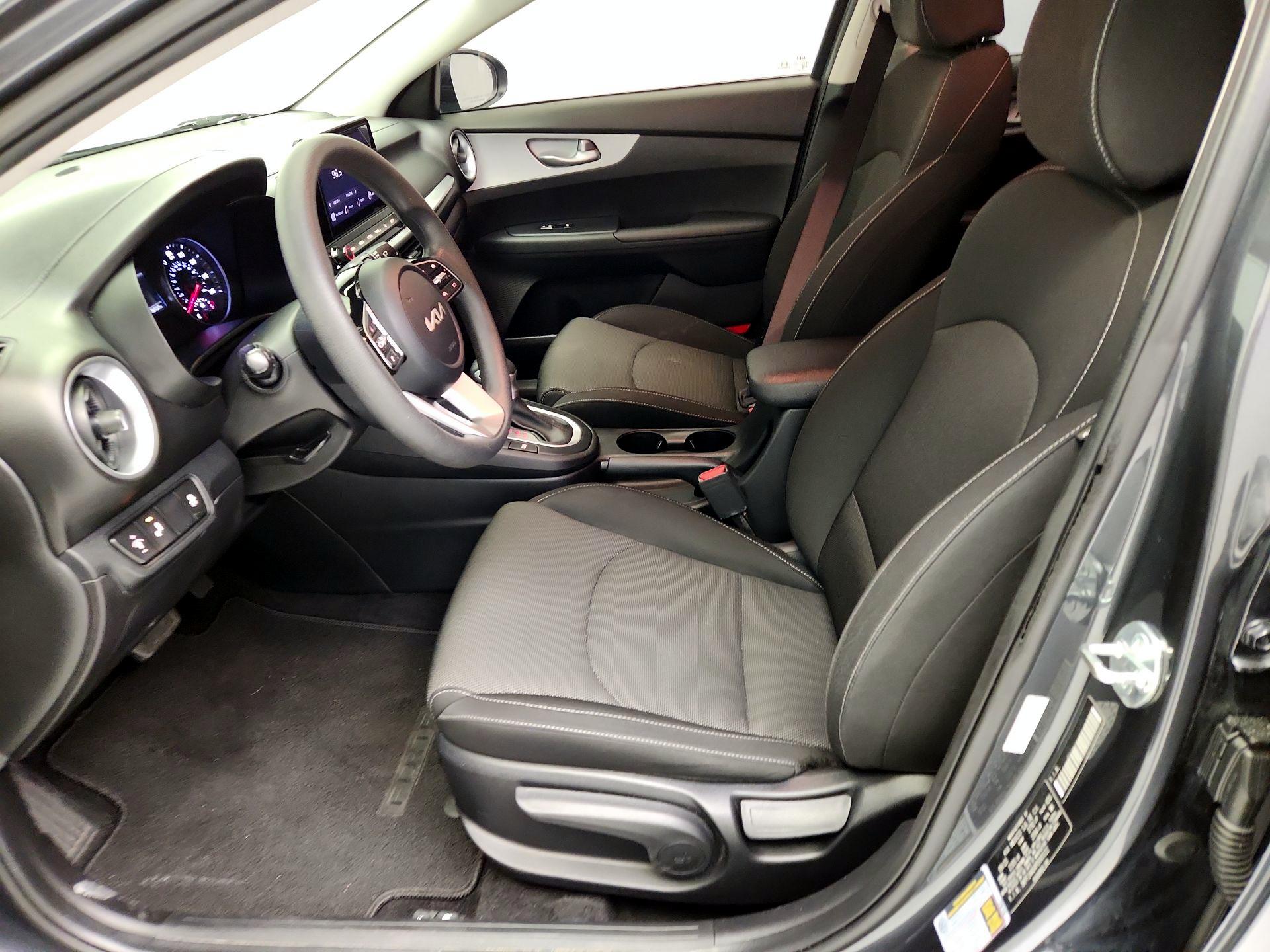 Thumbnail: 2023 Kia Forte - 11