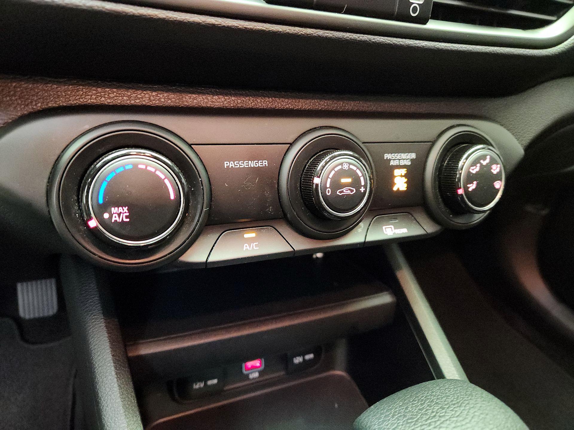 Thumbnail: 2023 Kia Forte - 16