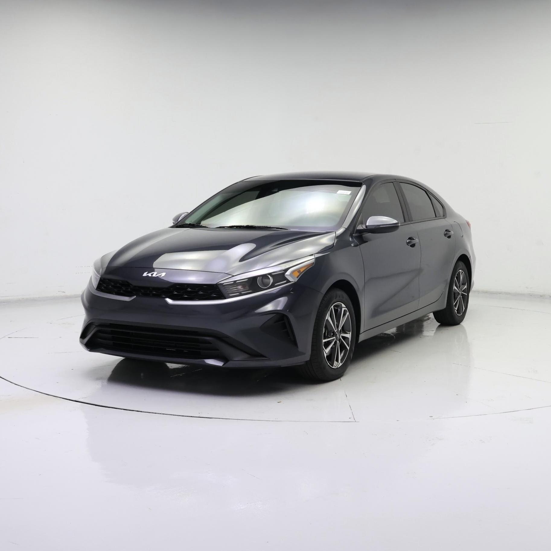 Thumbnail: 2023 Kia Forte - 4