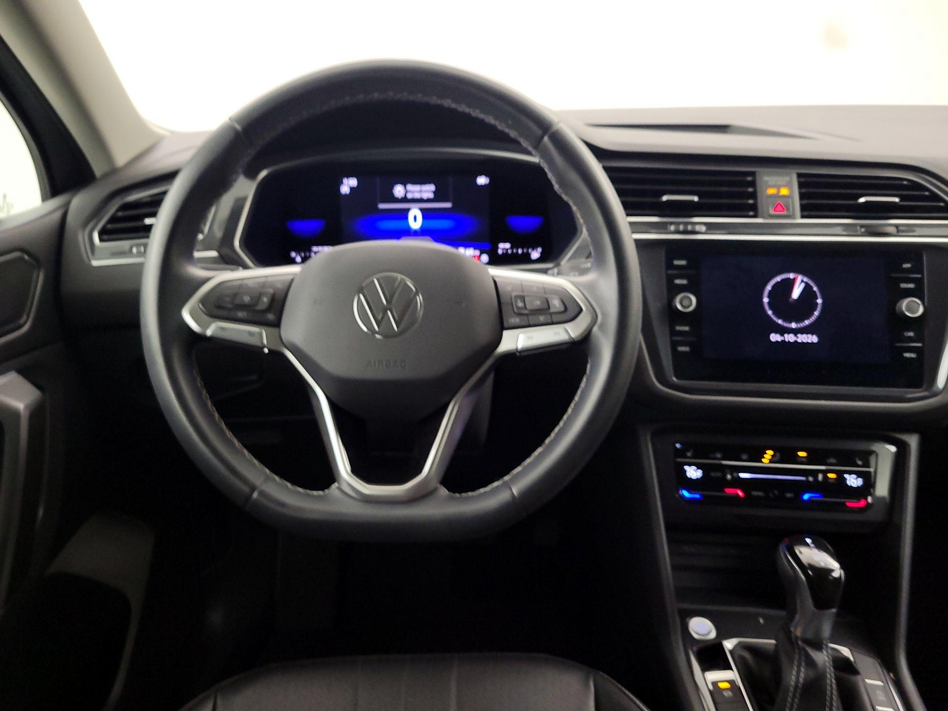 Thumbnail: 2023 Volkswagen Tiguan - 10